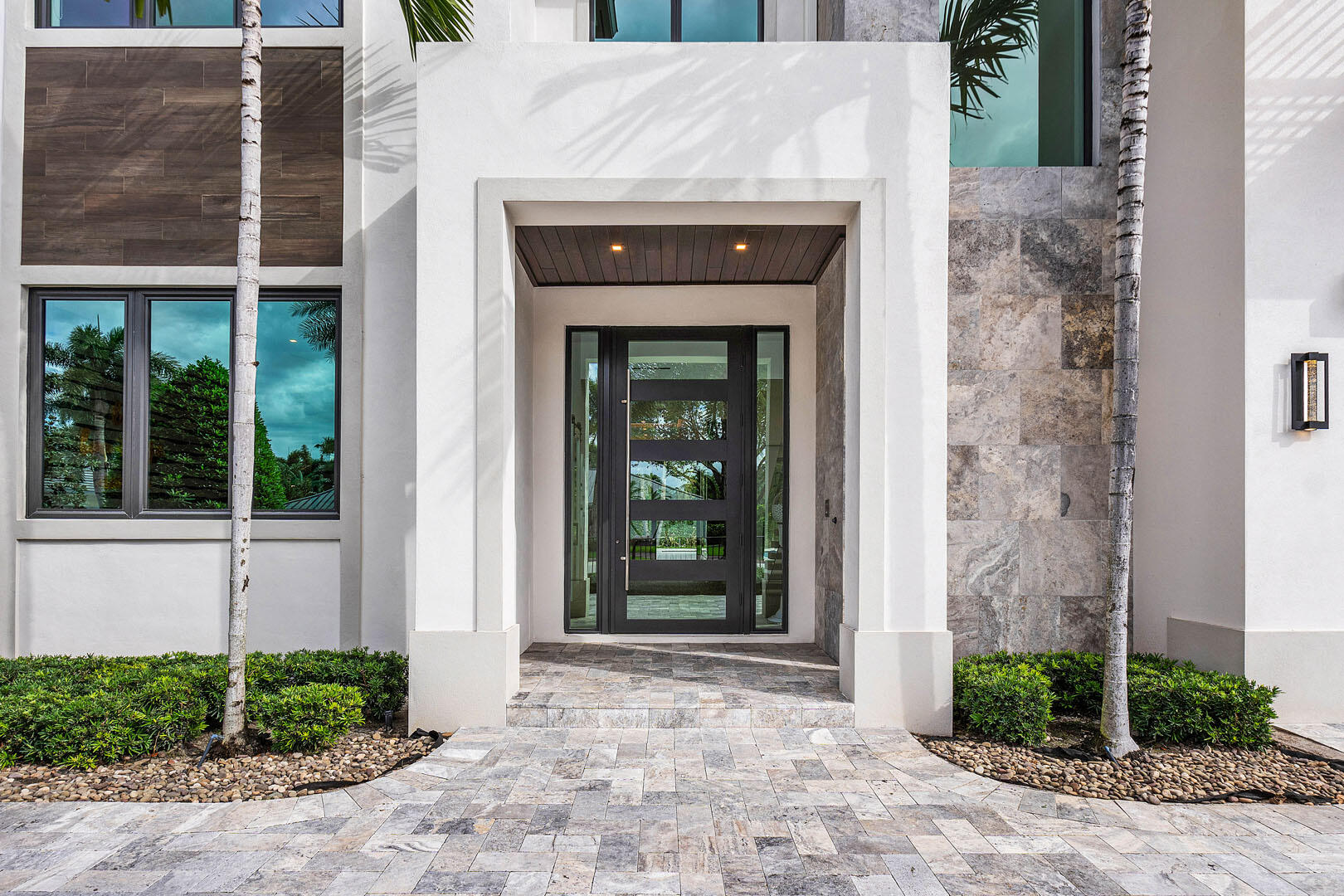 ROYAL PALM YACHT & COUNTRY CLUB - Residential