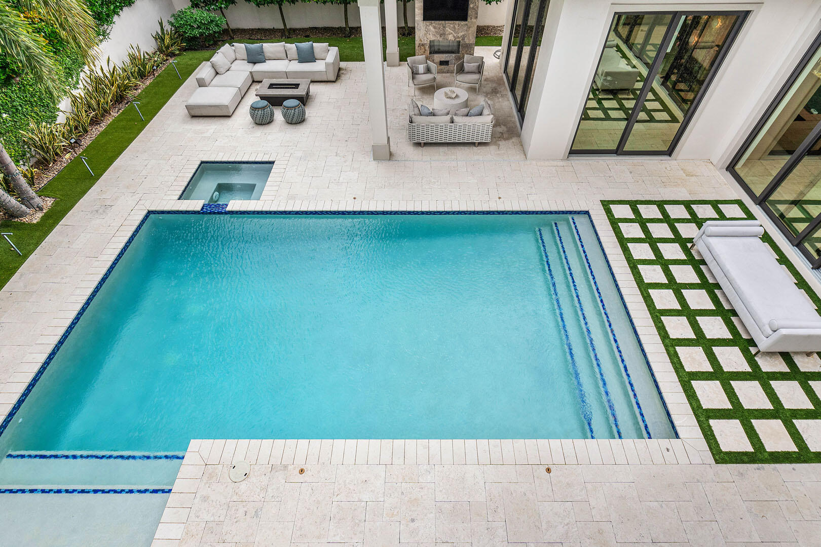 ROYAL PALM YACHT & COUNTRY CLUB - Residential