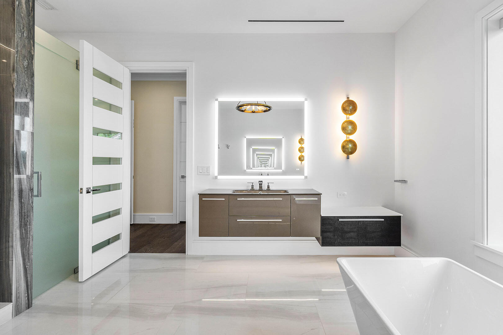 ROYAL PALM YACHT & COUNTRY CLUB - Residential