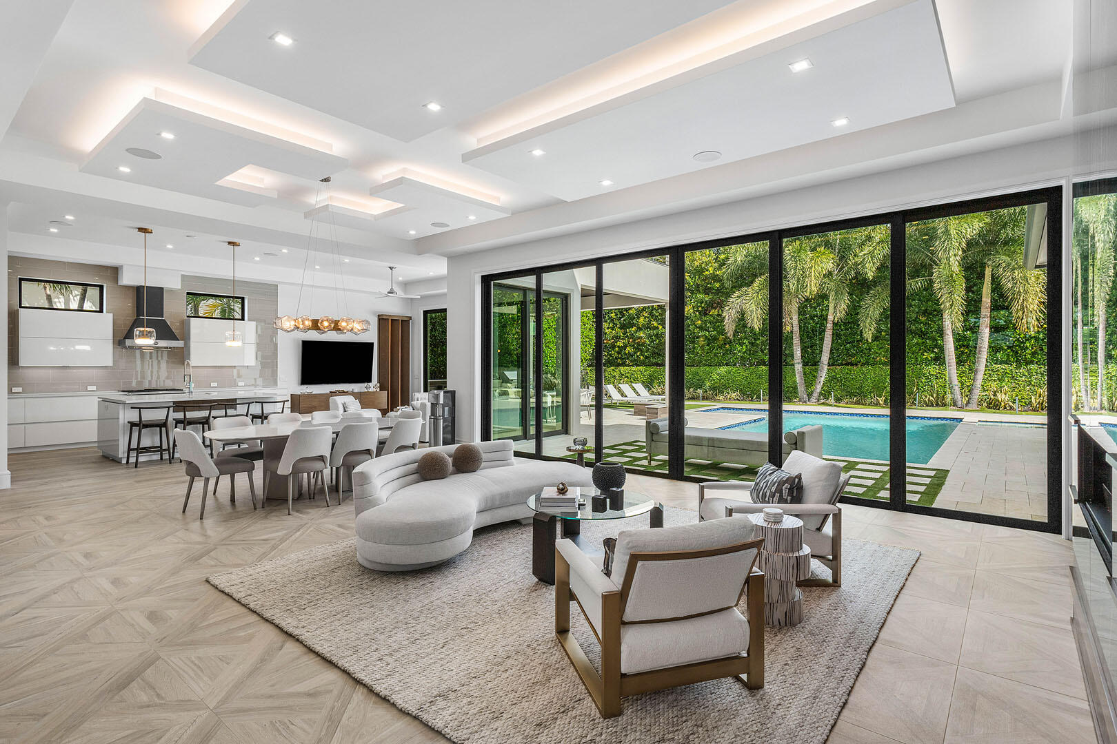 ROYAL PALM YACHT & COUNTRY CLUB - Residential