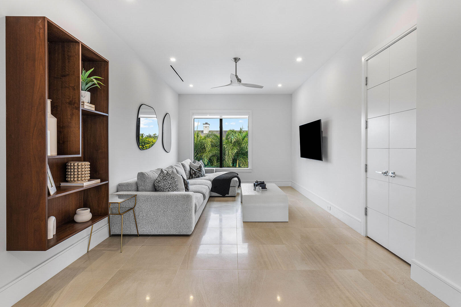 ROYAL PALM YACHT & COUNTRY CLUB - Residential