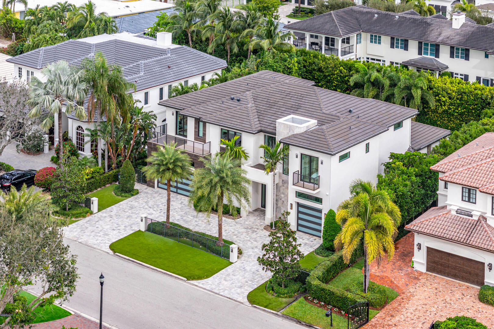 ROYAL PALM YACHT & COUNTRY CLUB - Residential