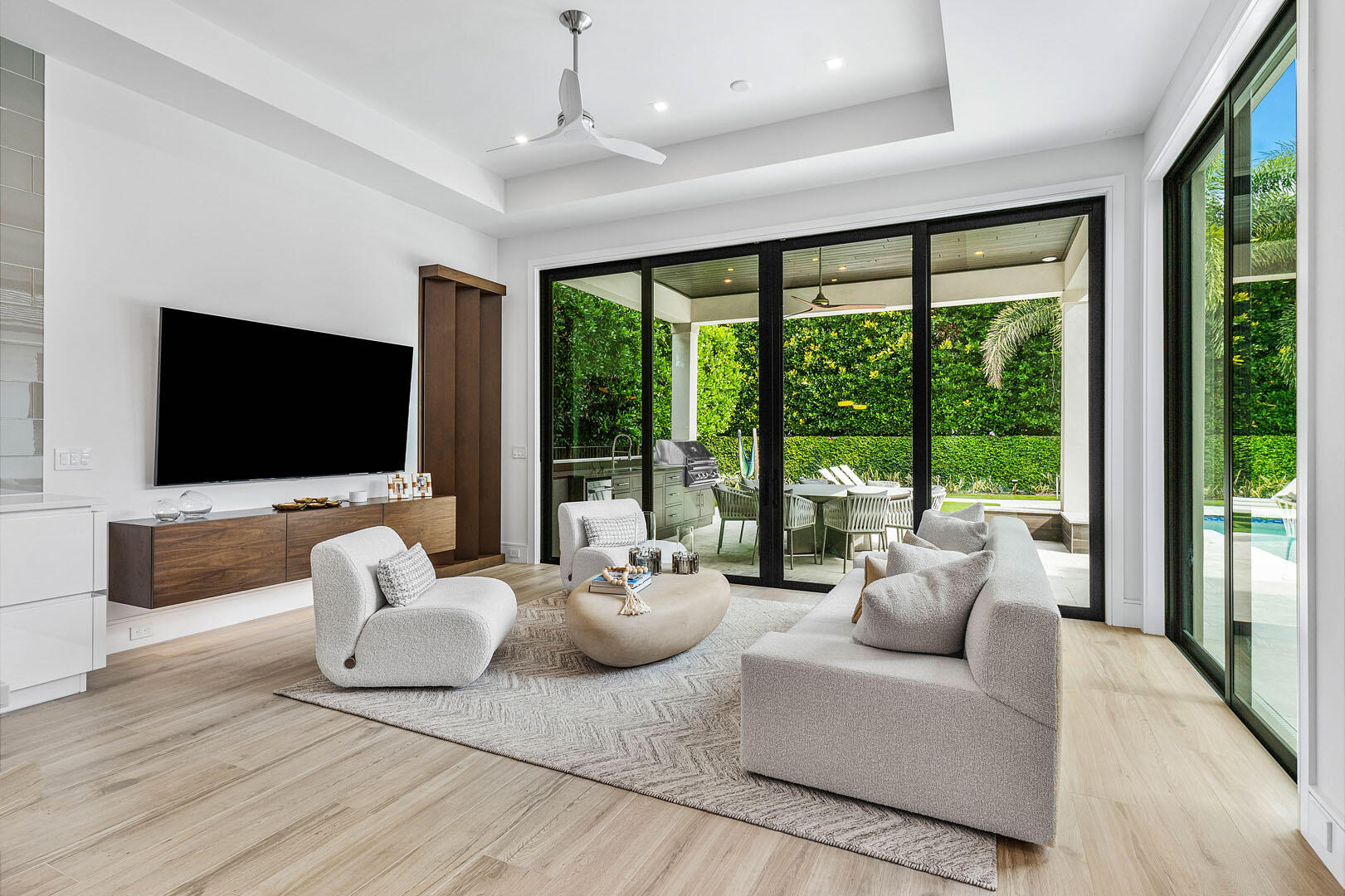 ROYAL PALM YACHT & COUNTRY CLUB - Residential