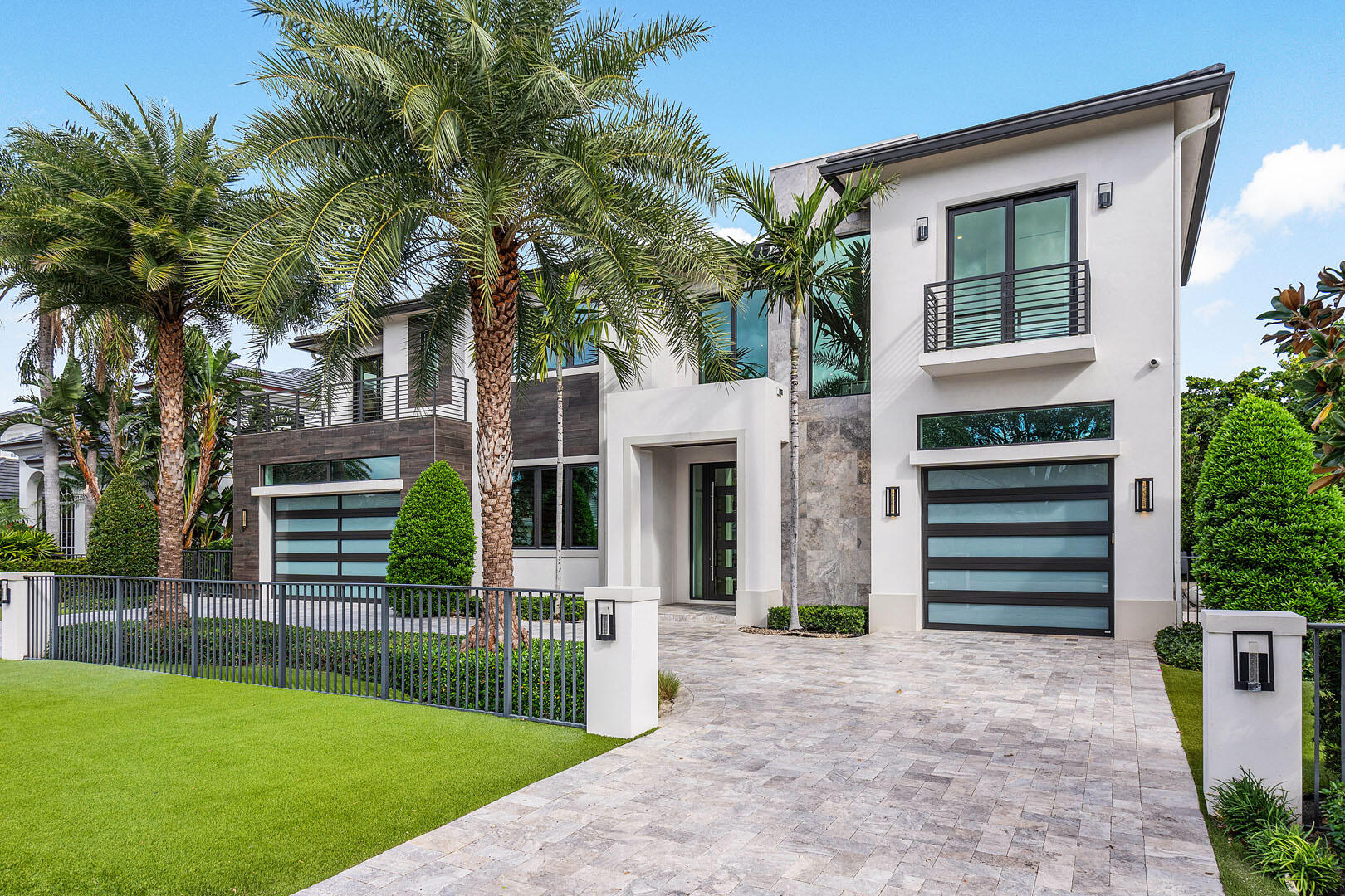ROYAL PALM YACHT & COUNTRY CLUB - Residential