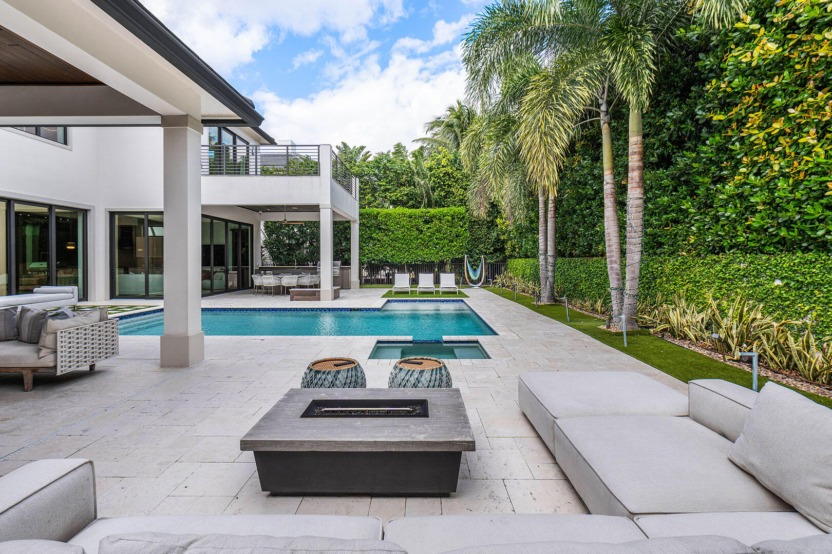 ROYAL PALM YACHT & COUNTRY CLUB - Residential