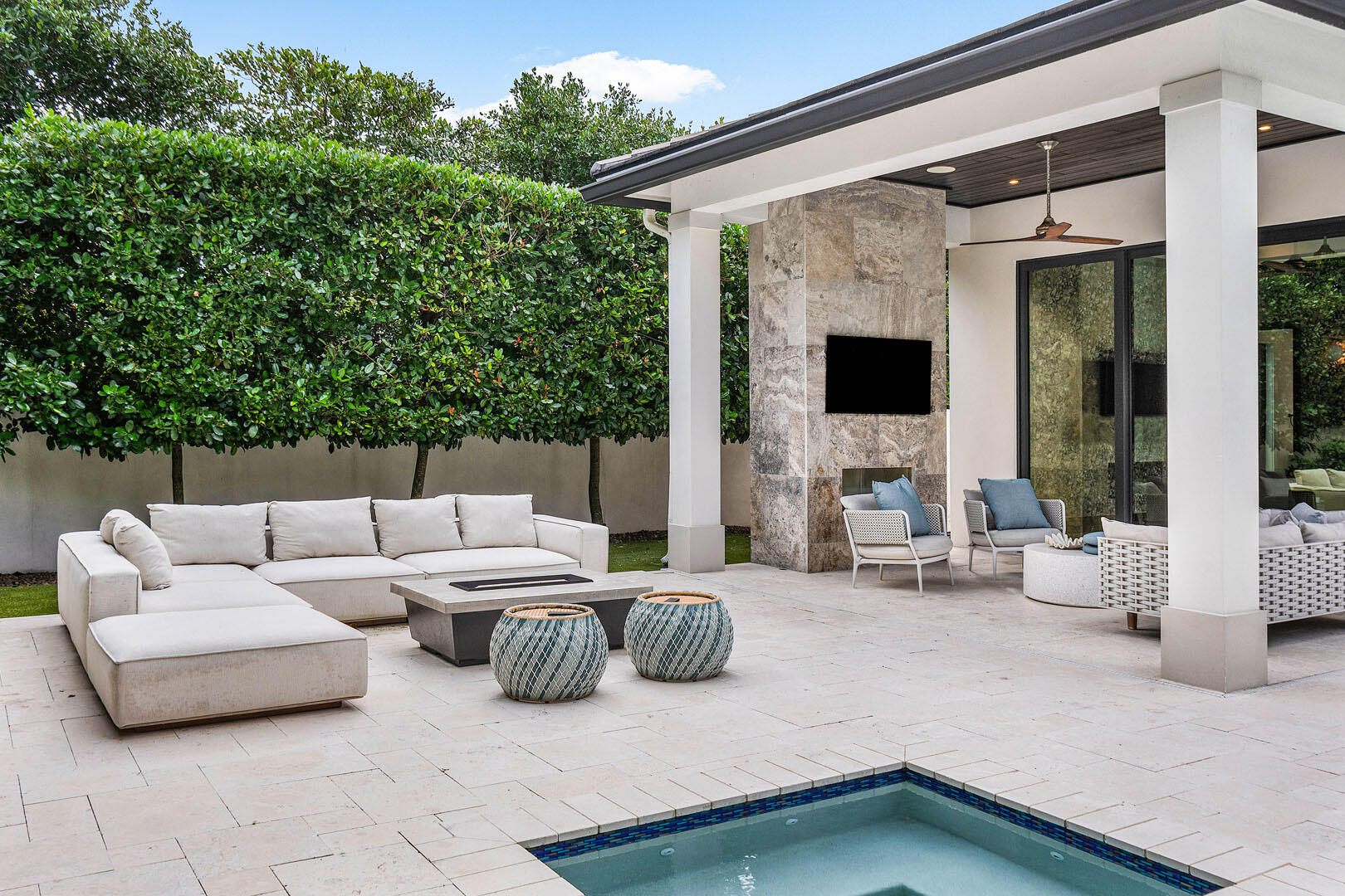 ROYAL PALM YACHT & COUNTRY CLUB - Residential