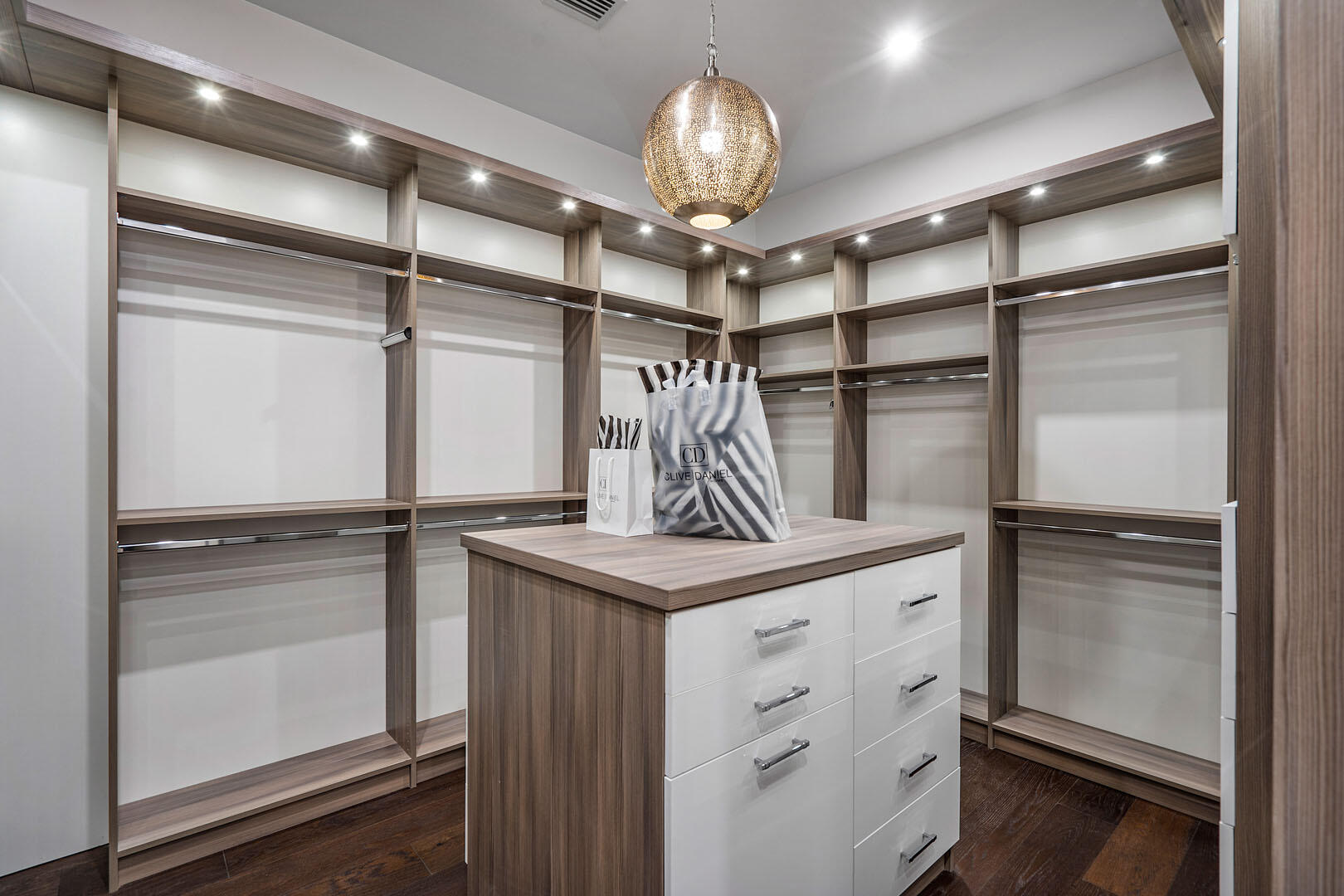 ROYAL PALM YACHT & COUNTRY CLUB - Residential