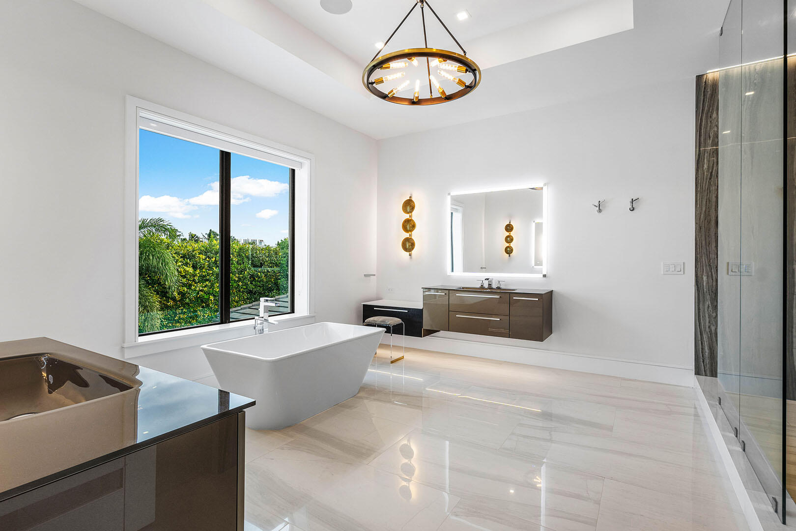 ROYAL PALM YACHT & COUNTRY CLUB - Residential