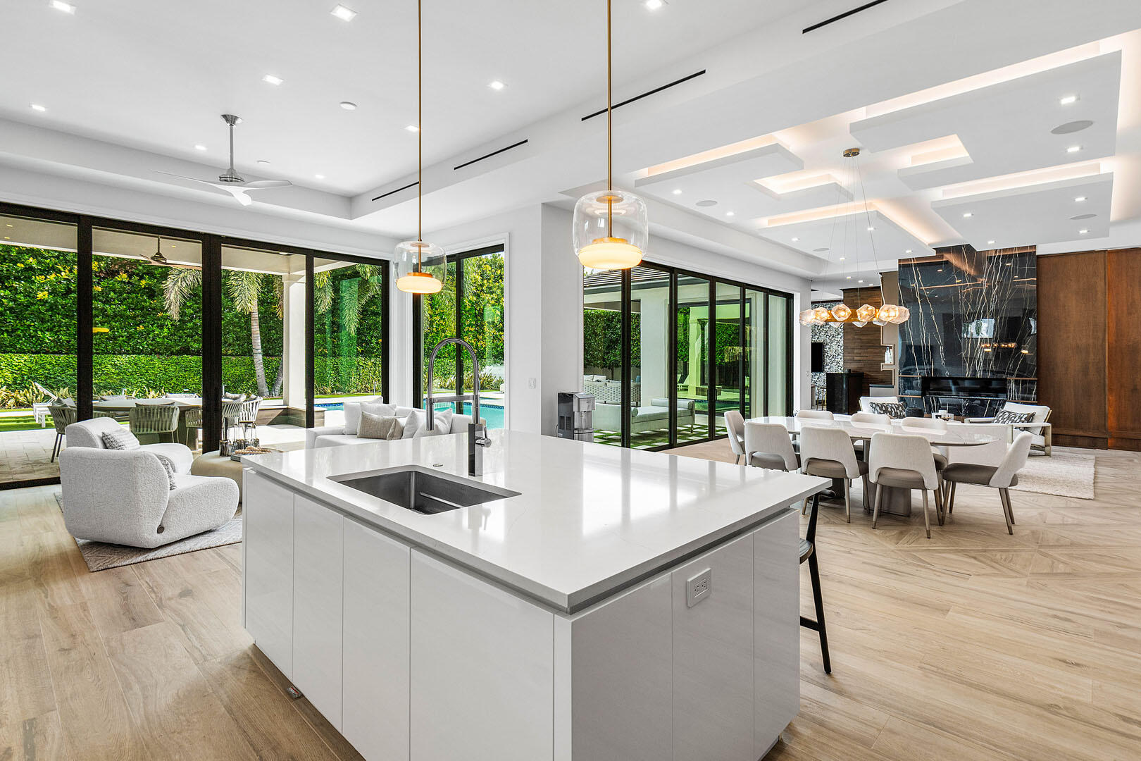 ROYAL PALM YACHT & COUNTRY CLUB - Residential