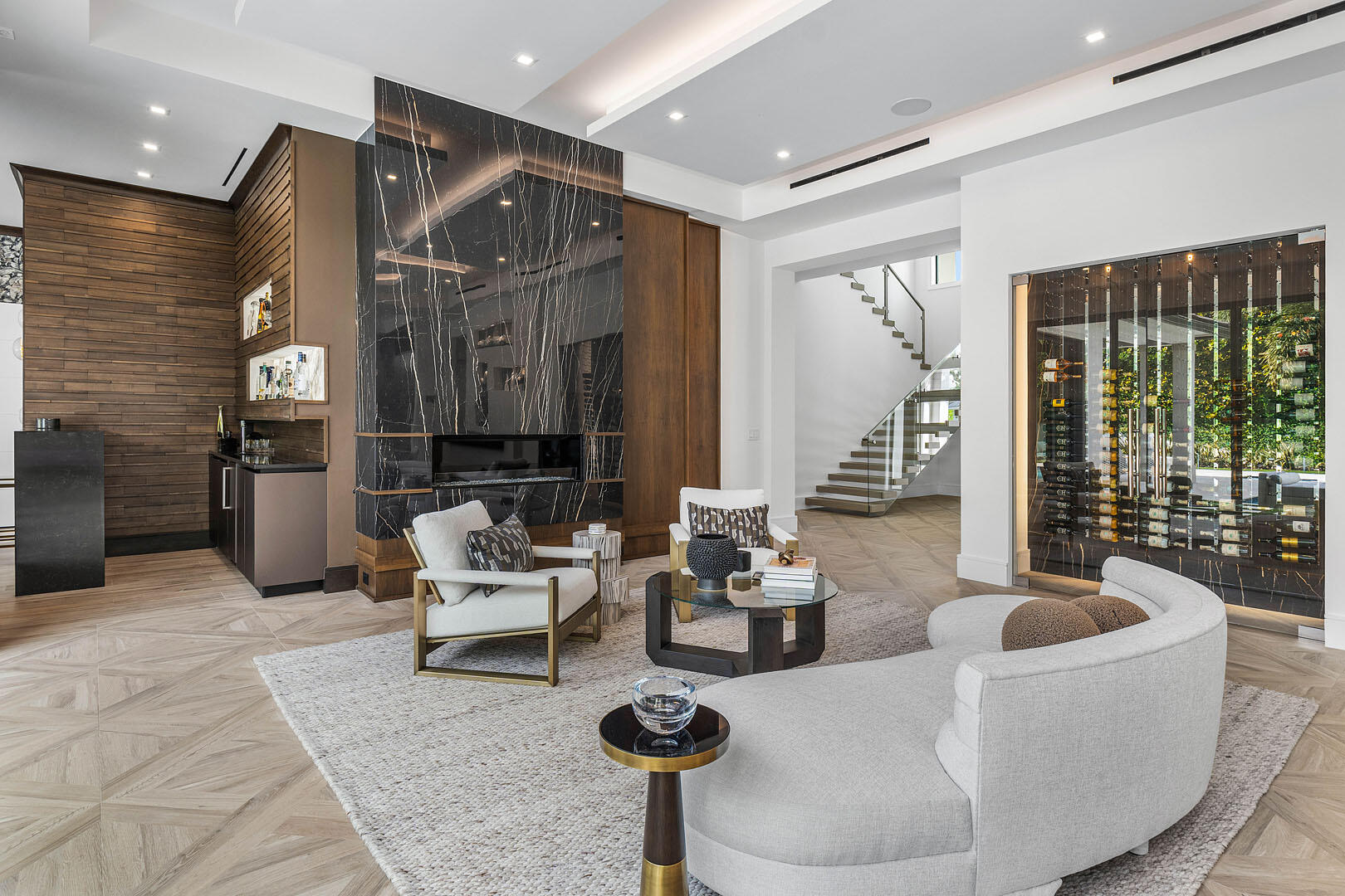 ROYAL PALM YACHT & COUNTRY CLUB - Residential