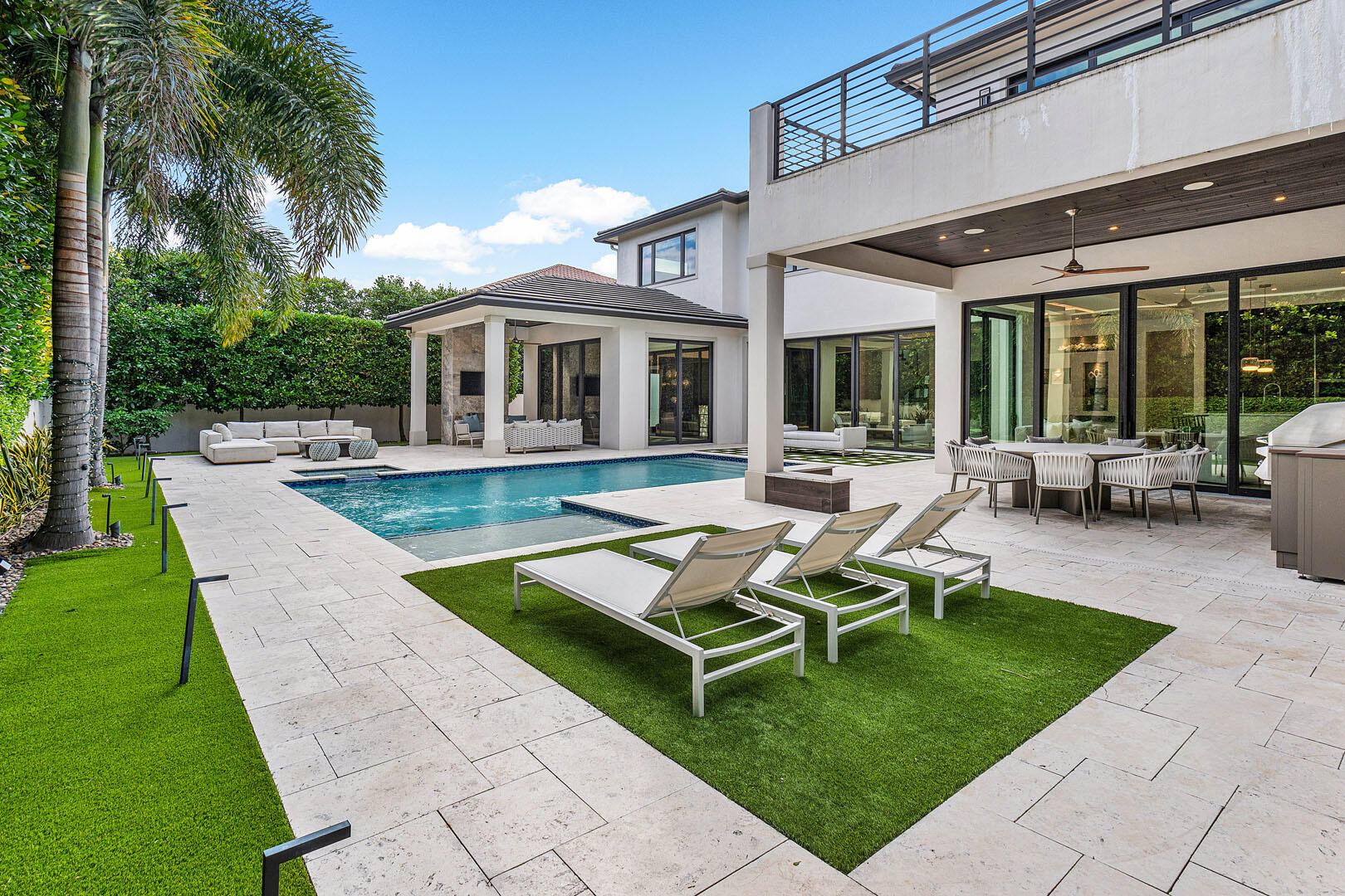 ROYAL PALM YACHT & COUNTRY CLUB - Residential