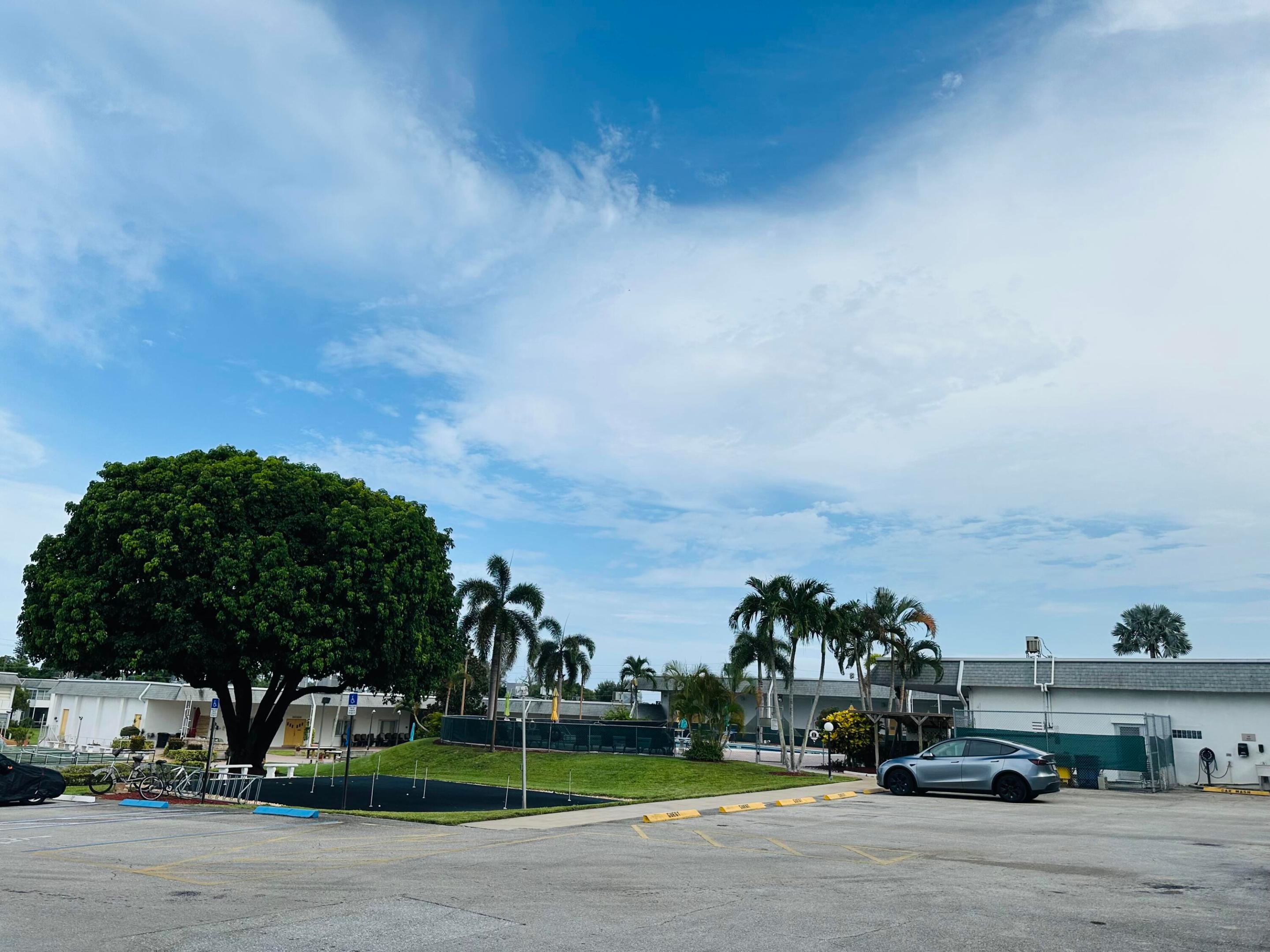 MURRY HILLS APT BLDG CONDO - Residential Lease