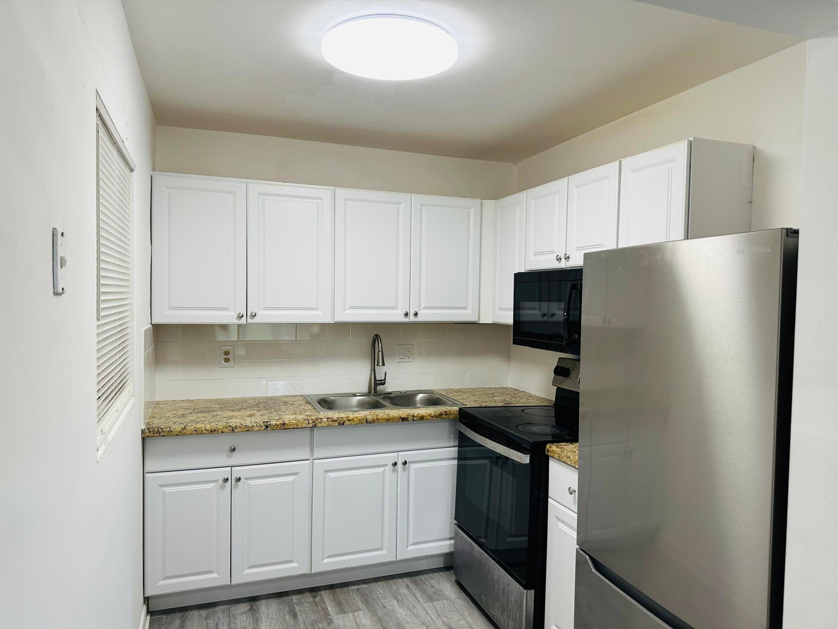 MURRY HILLS APT BLDG CONDO - Residential Lease
