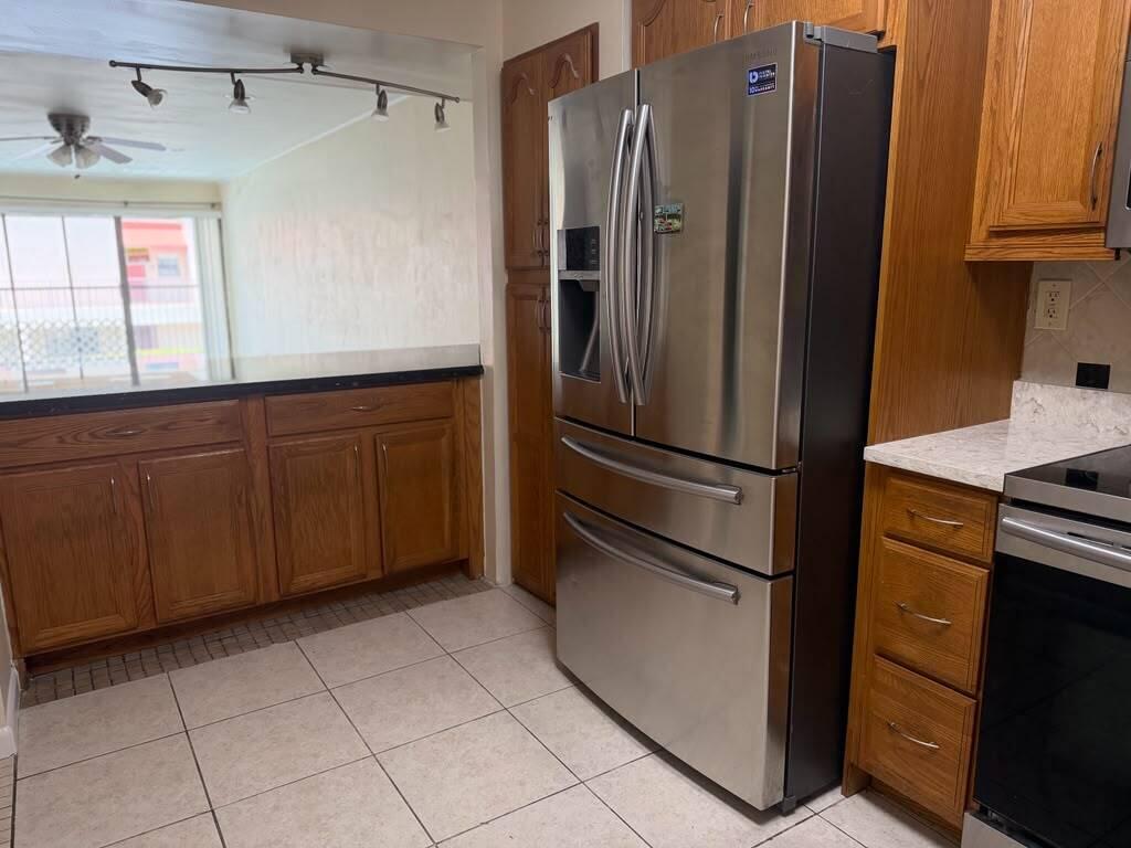 CORAL PLAZA CONDO - Residential