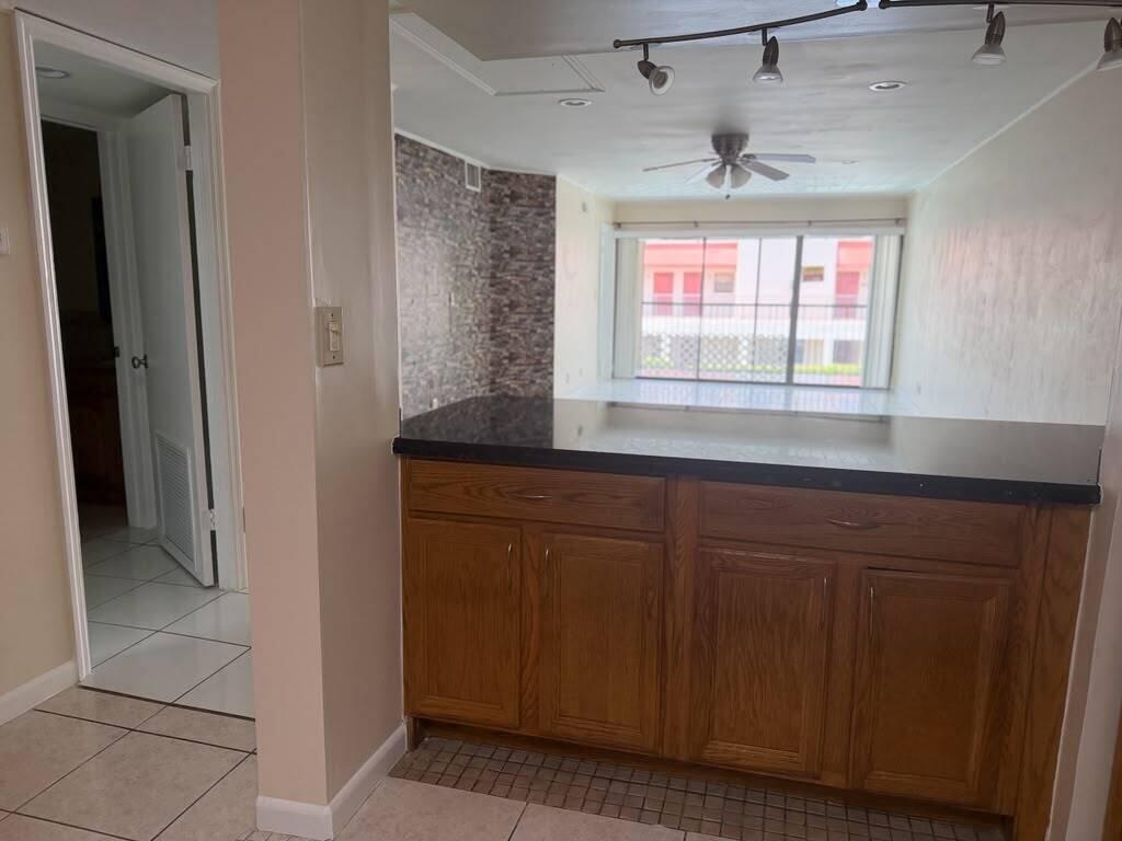 CORAL PLAZA CONDO - Residential