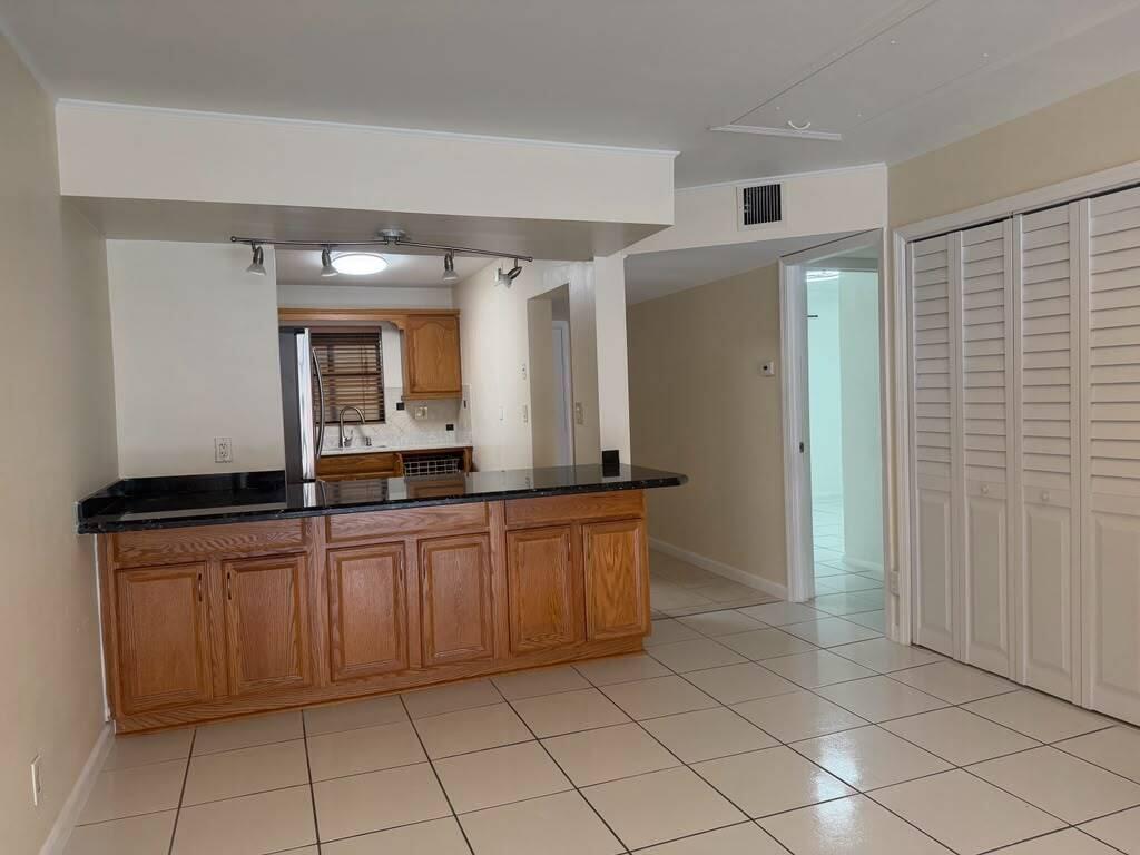 CORAL PLAZA CONDO - Residential