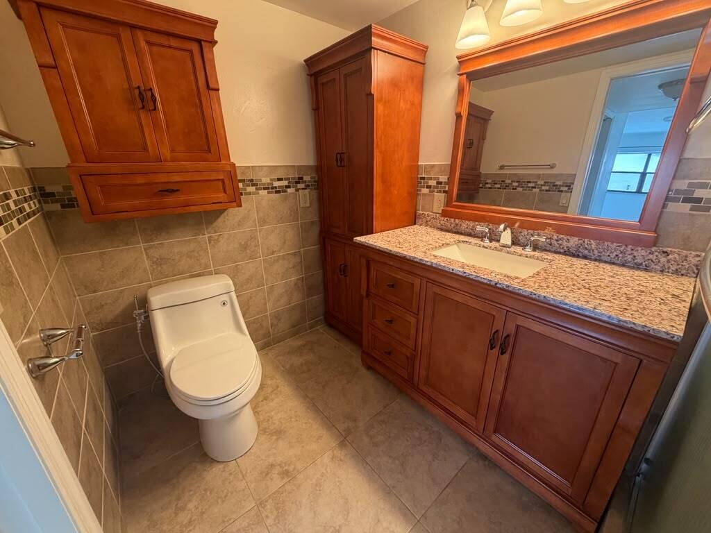 CORAL PLAZA CONDO - Residential