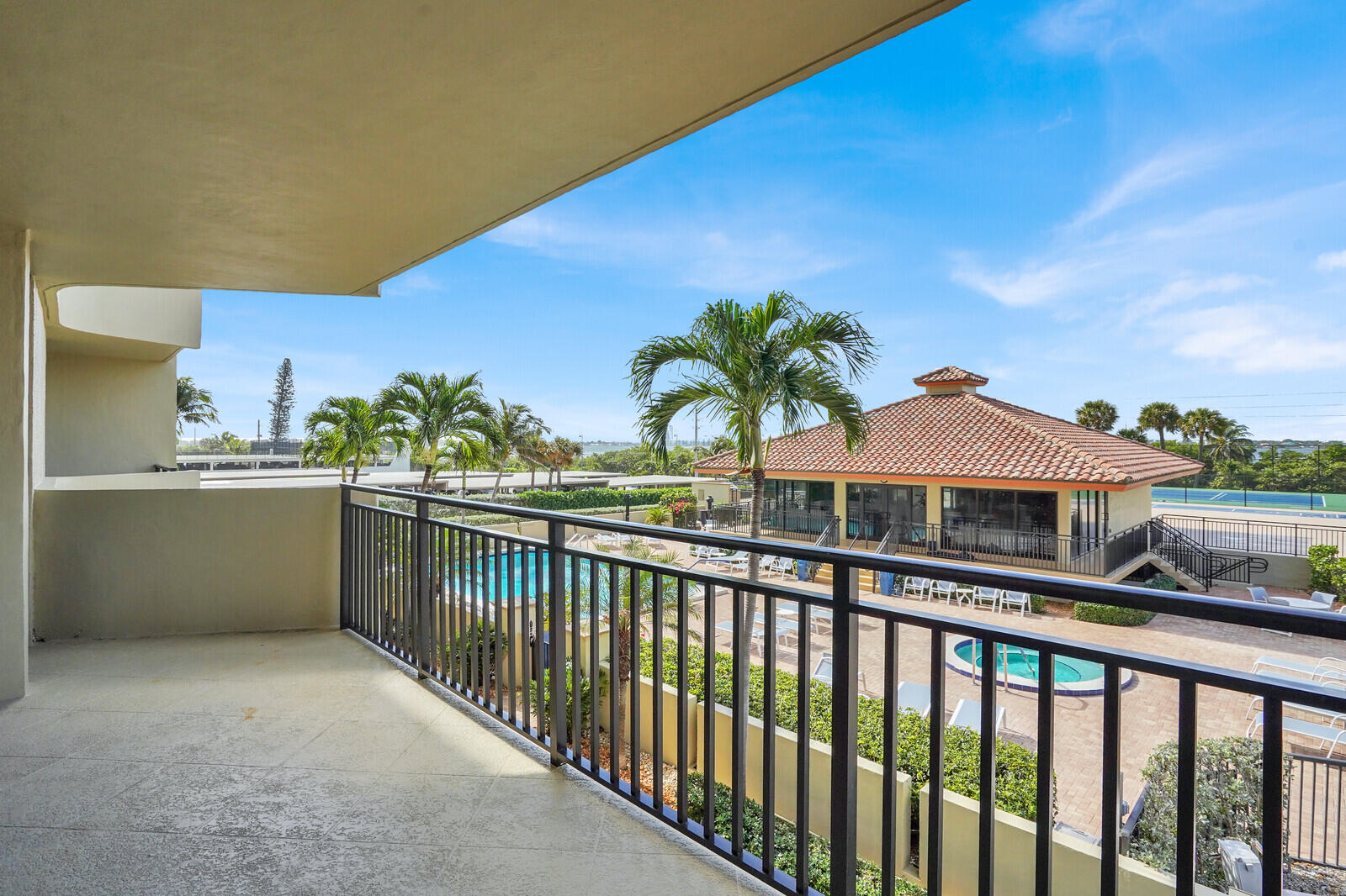 SEAGRAPE CONDO - Residential