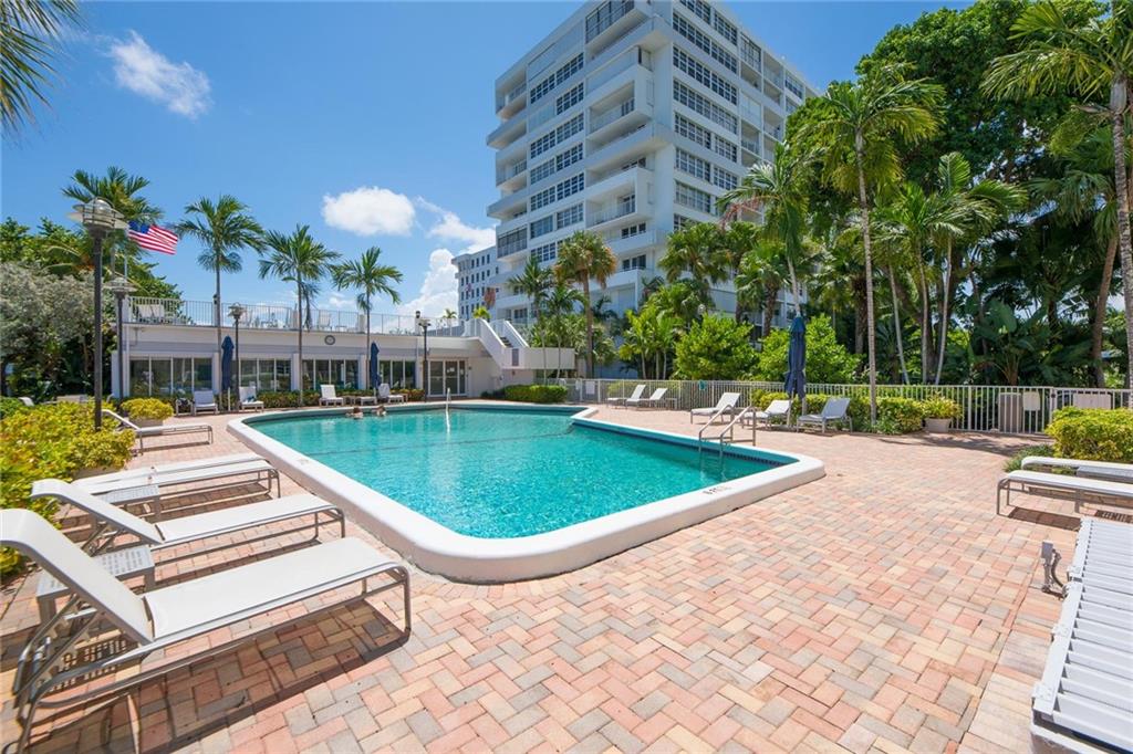 EAST POINT TOWERS - Residential