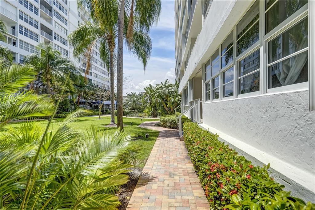EAST POINT TOWERS - Residential