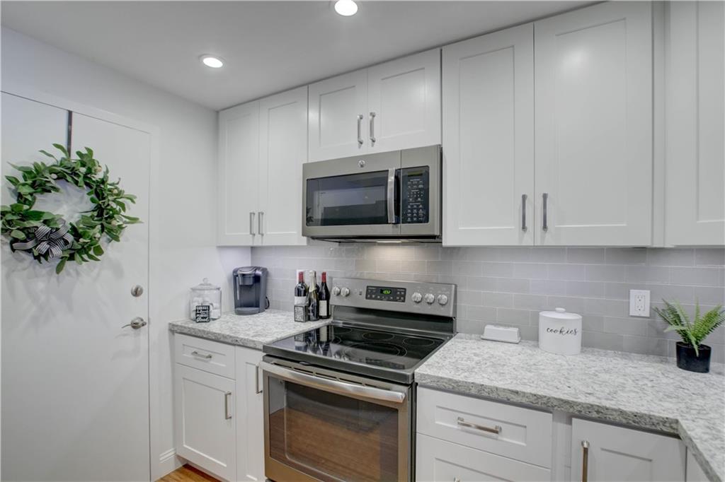 EAST POINT TOWERS - Residential