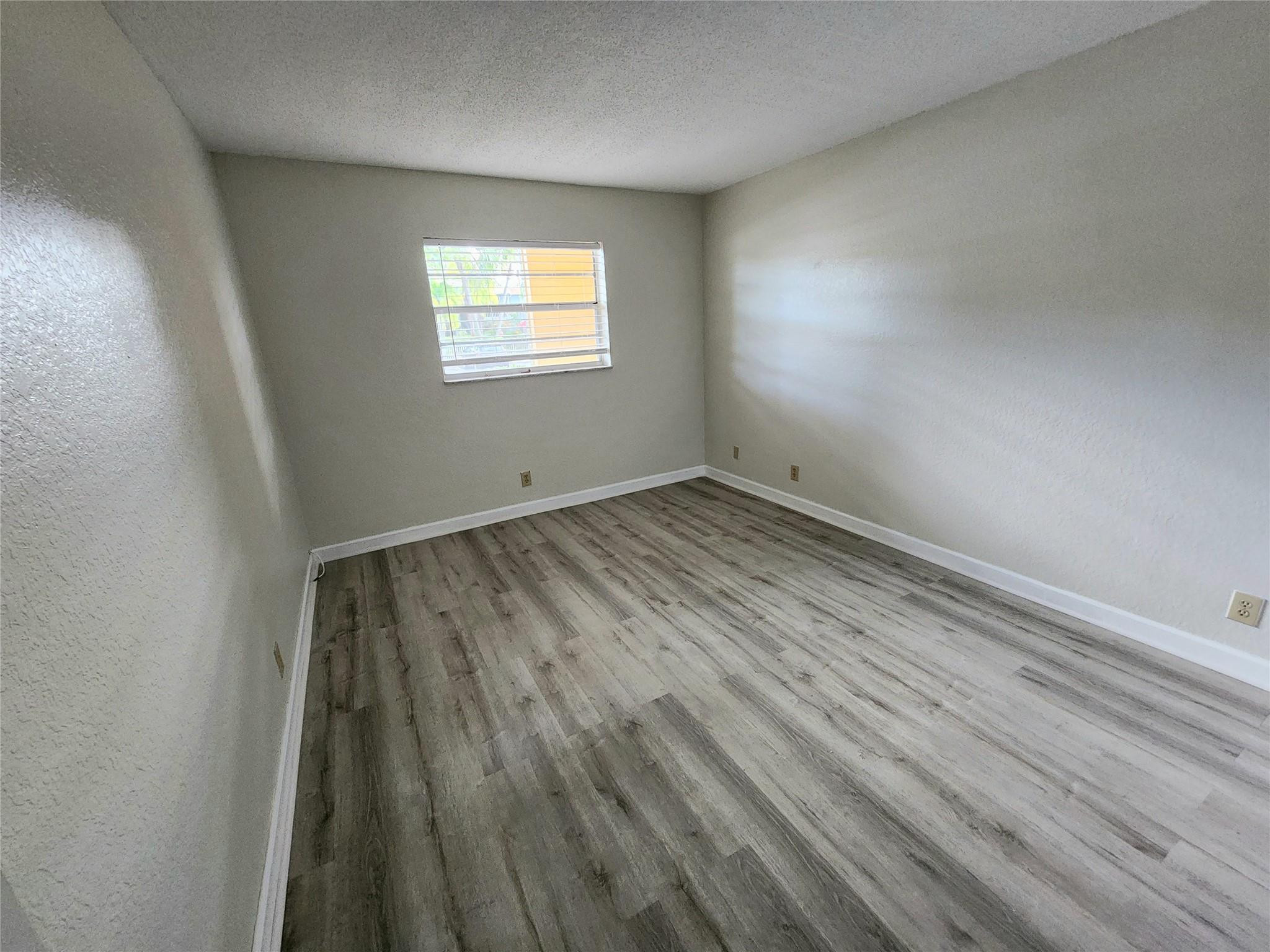 WILTON VILLAGE CONDO - Residential