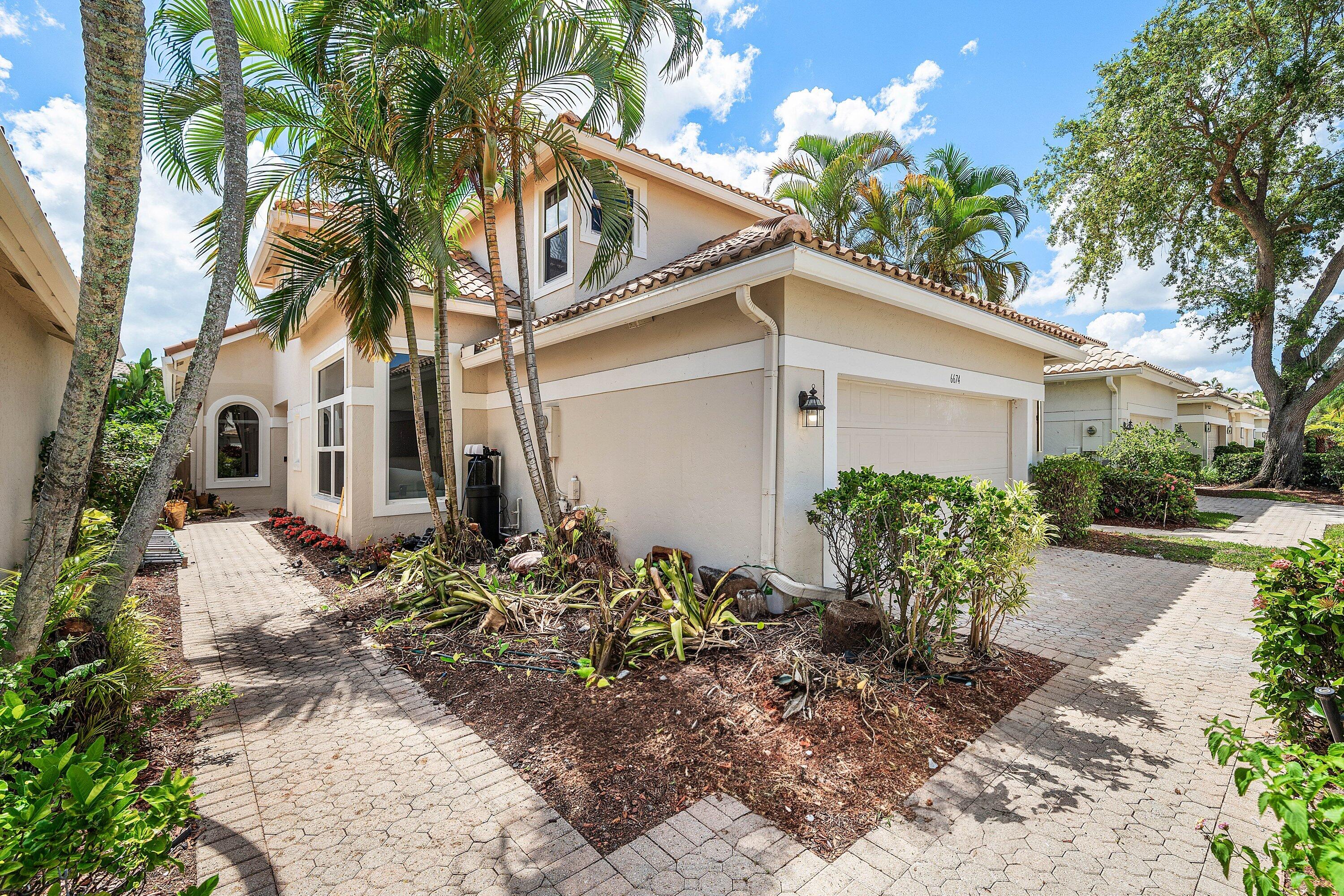 BANYANS OF ARVIDA COUNTRY CLUB - Residential