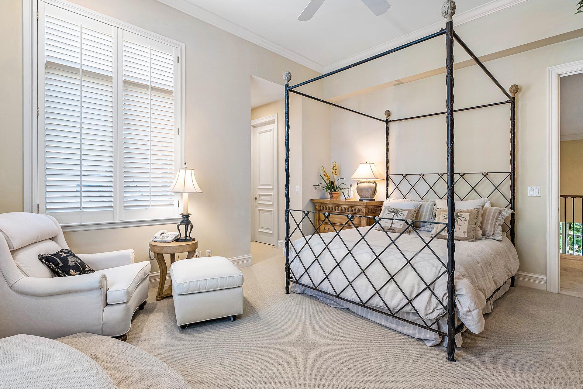 ROYAL PALM YACHT & COUNTRY CLUB - Residential