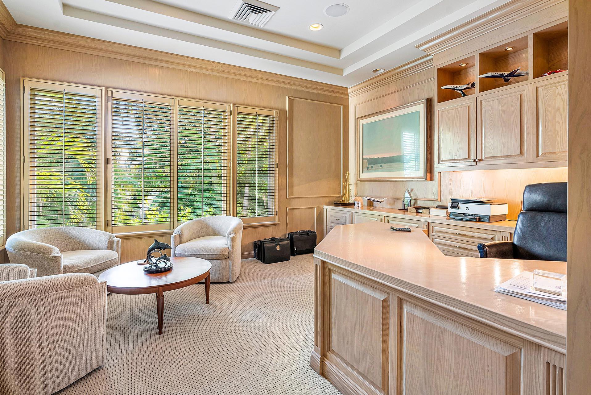 ROYAL PALM YACHT & COUNTRY CLUB - Residential