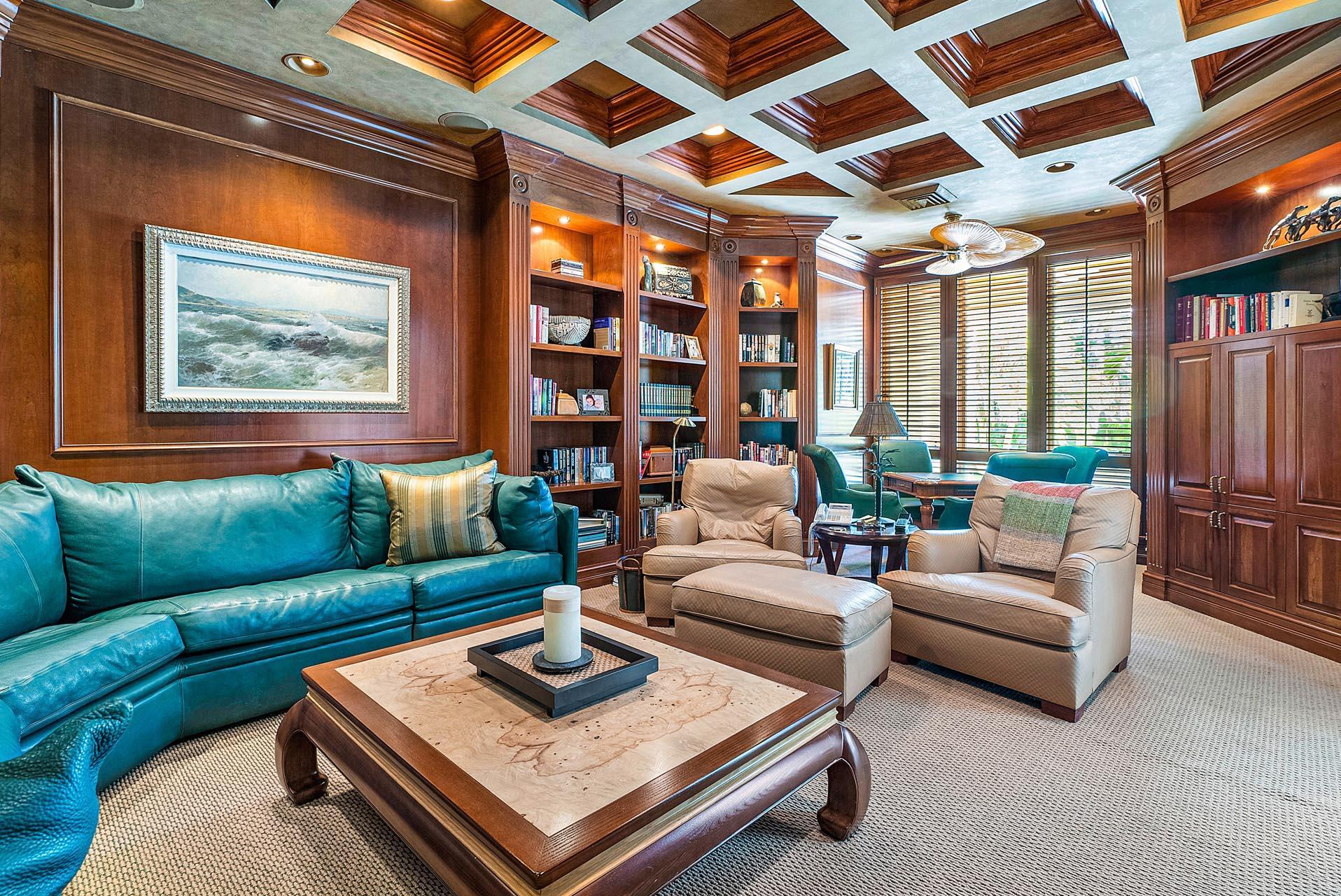 ROYAL PALM YACHT & COUNTRY CLUB - Residential