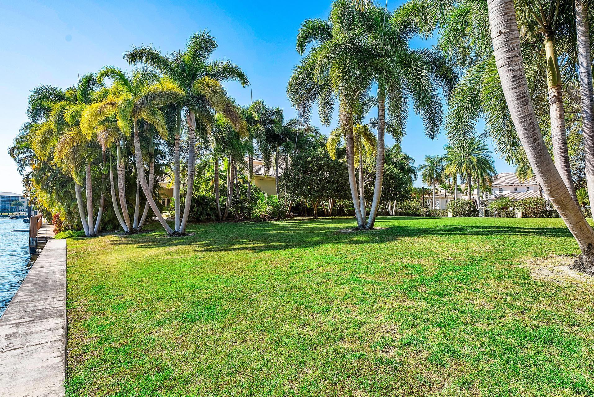 ROYAL PALM YACHT & COUNTRY CLUB - Residential