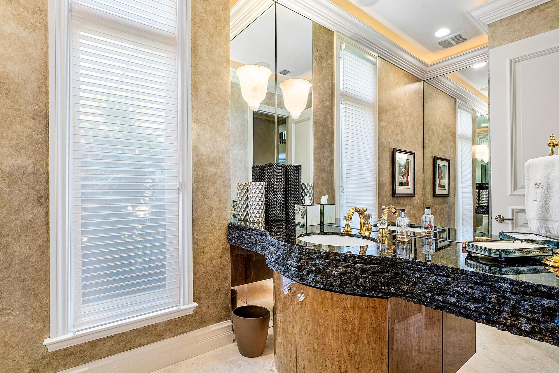 ROYAL PALM YACHT & COUNTRY CLUB - Residential