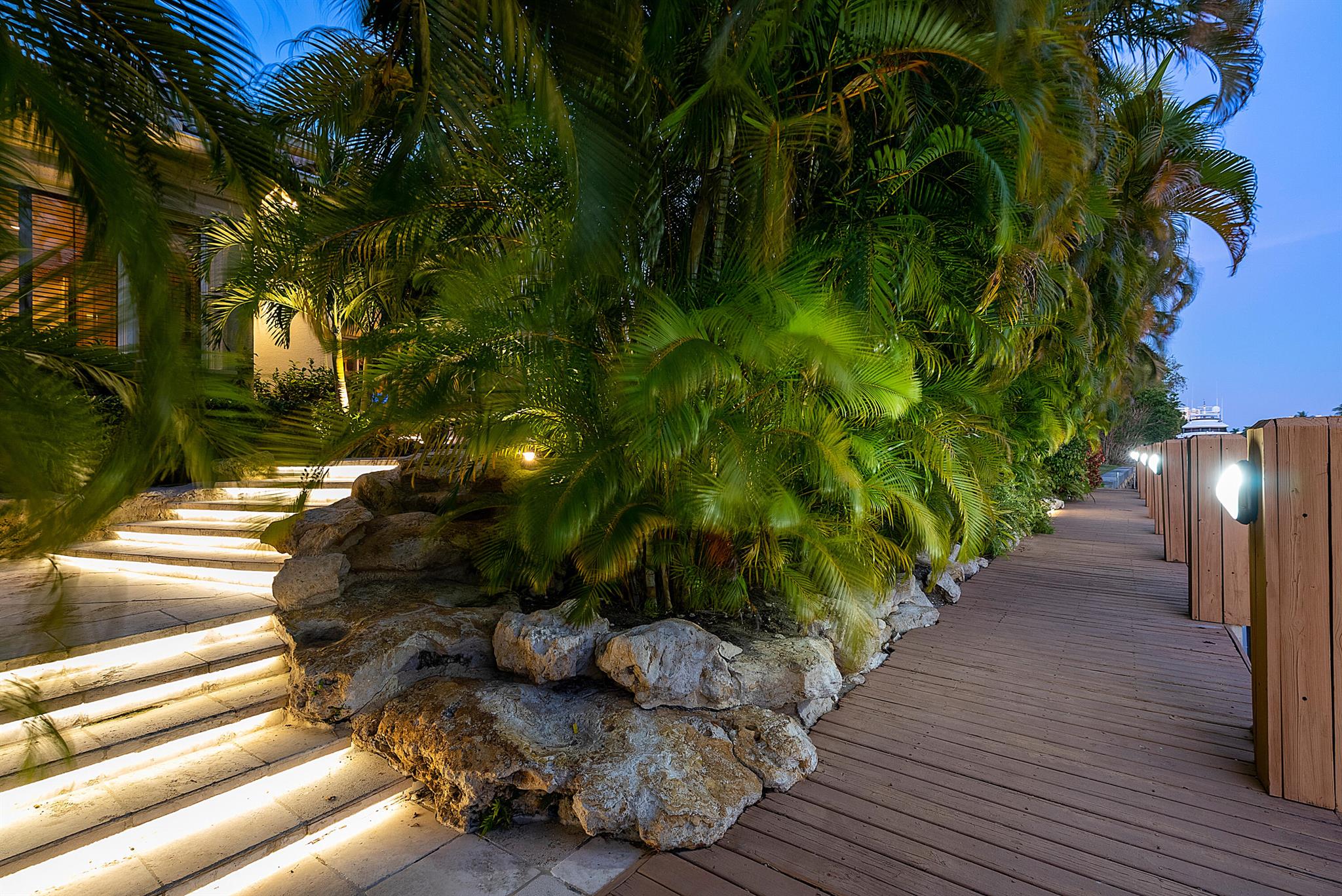 ROYAL PALM YACHT & COUNTRY CLUB - Residential