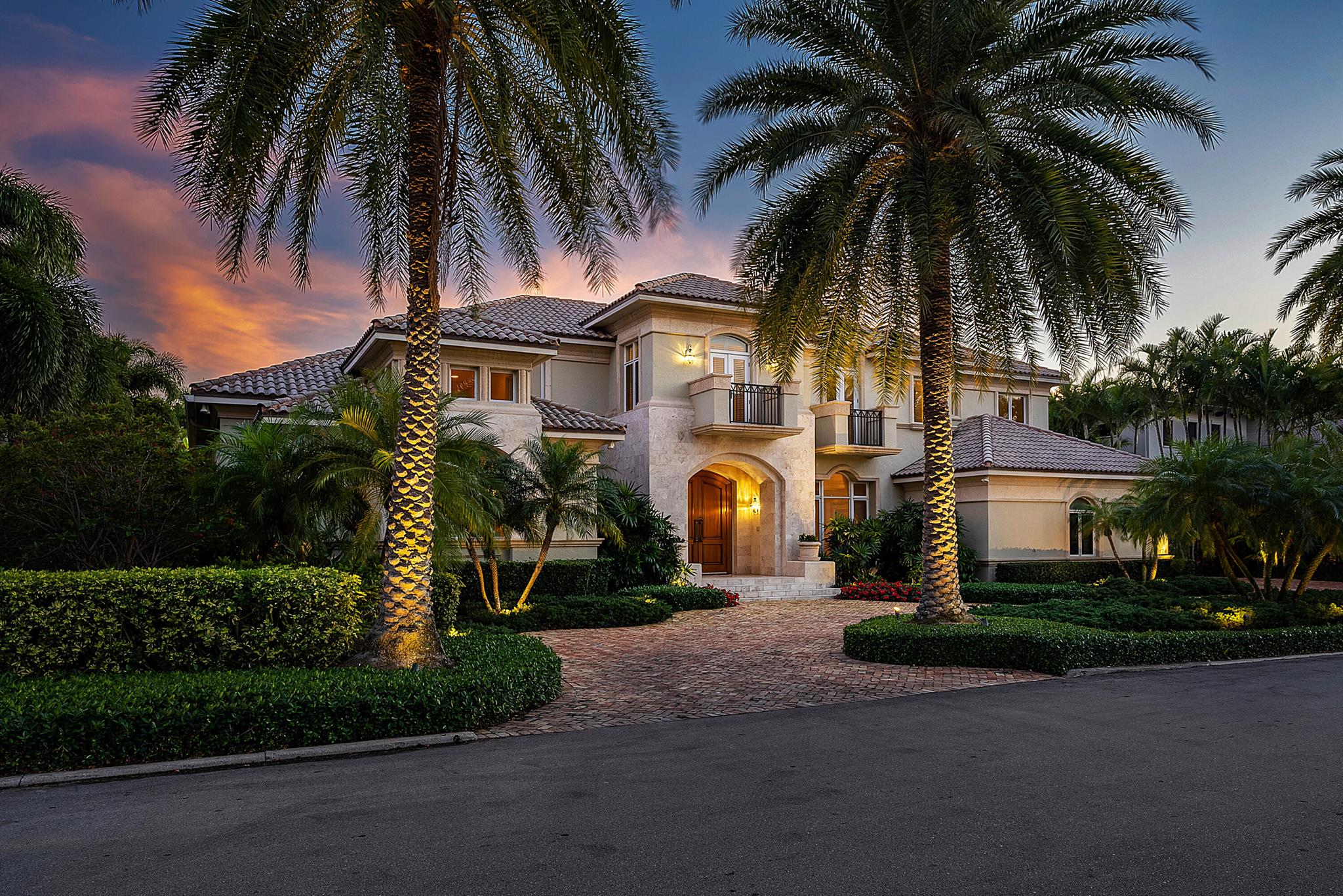 ROYAL PALM YACHT & COUNTRY CLUB - Residential