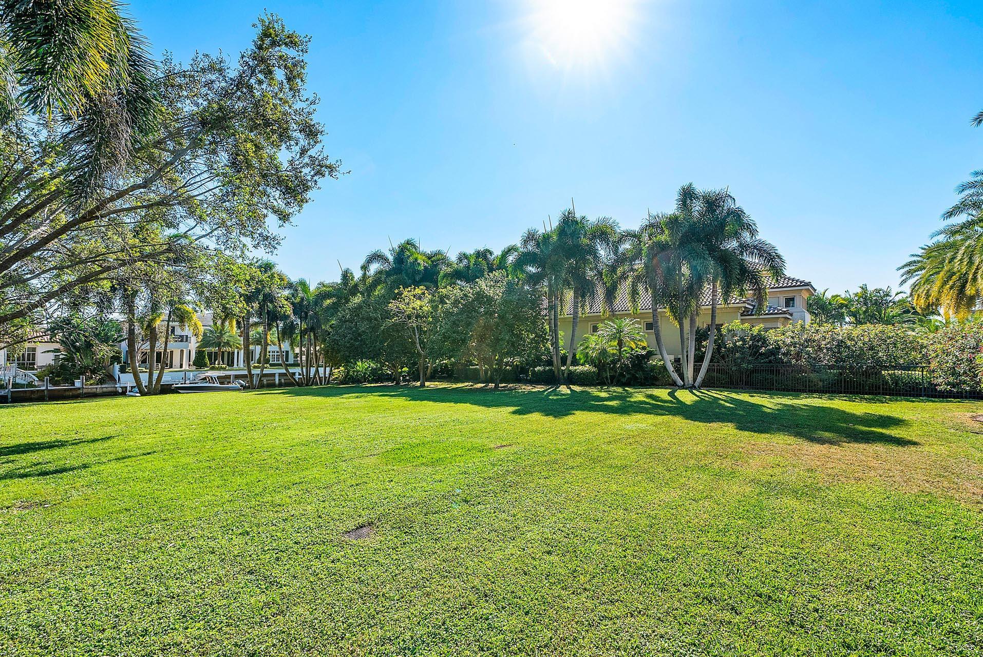 ROYAL PALM YACHT & COUNTRY CLUB - Residential
