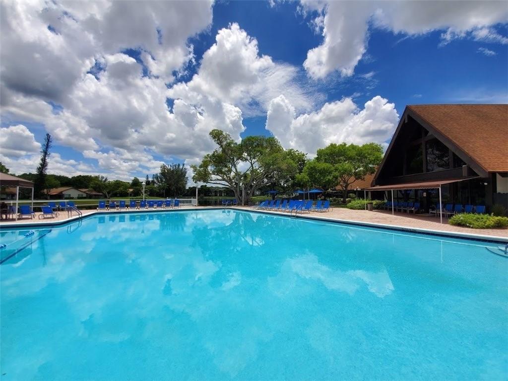 INTERNATIONAL VILLAGE AT INVERRARY - Residential
