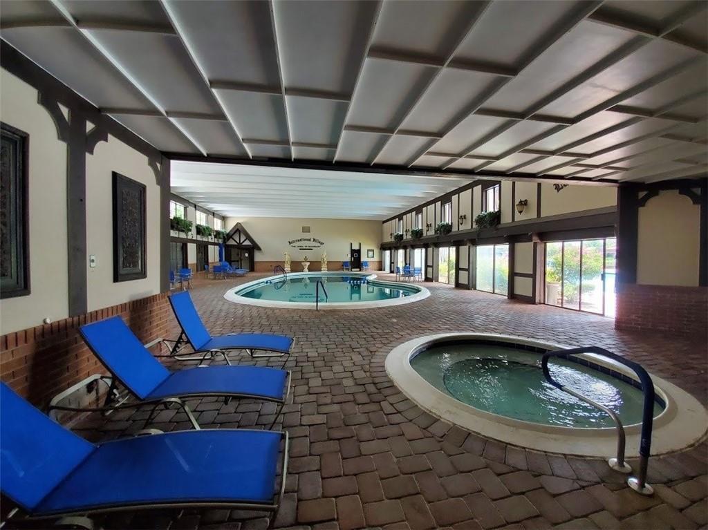 INTERNATIONAL VILLAGE AT INVERRARY - Residential
