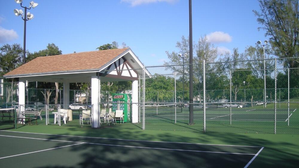 INTERNATIONAL VILLAGE AT INVERRARY - Residential