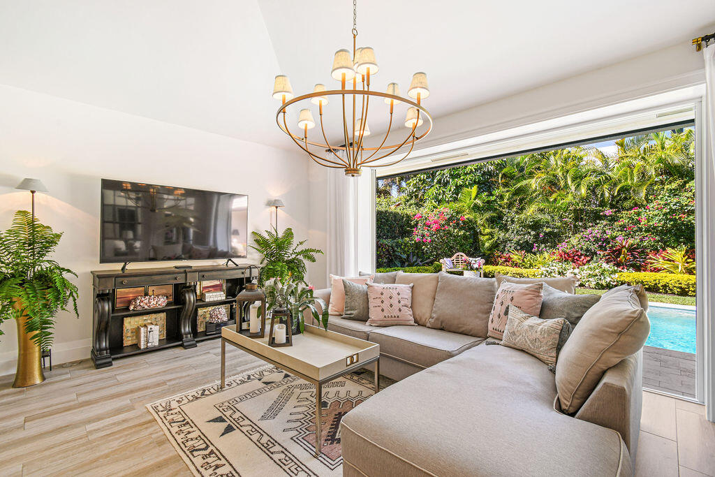 JUPITER INLET BEACH COLONY - Residential
