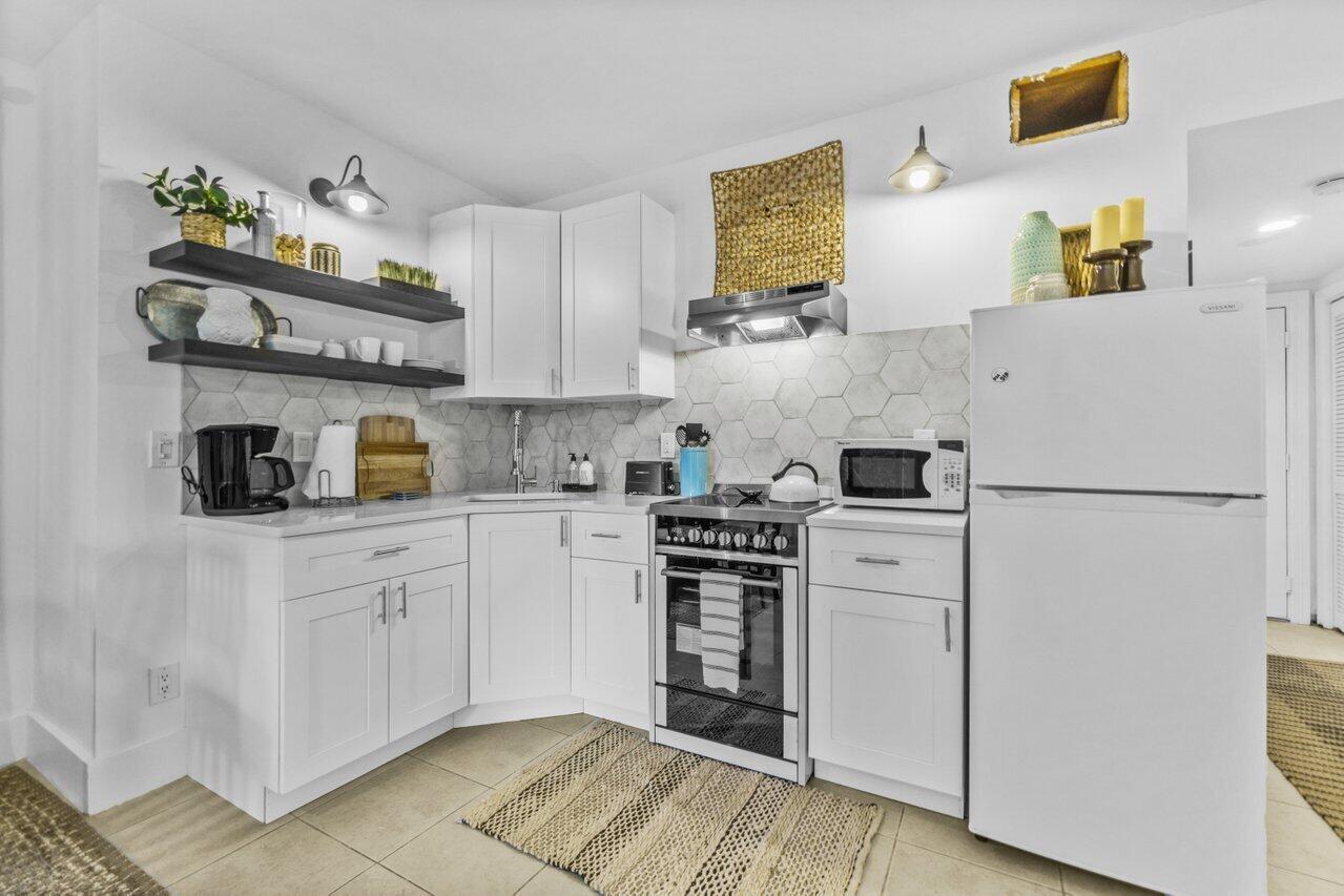 Bagattelle Condo - Residential