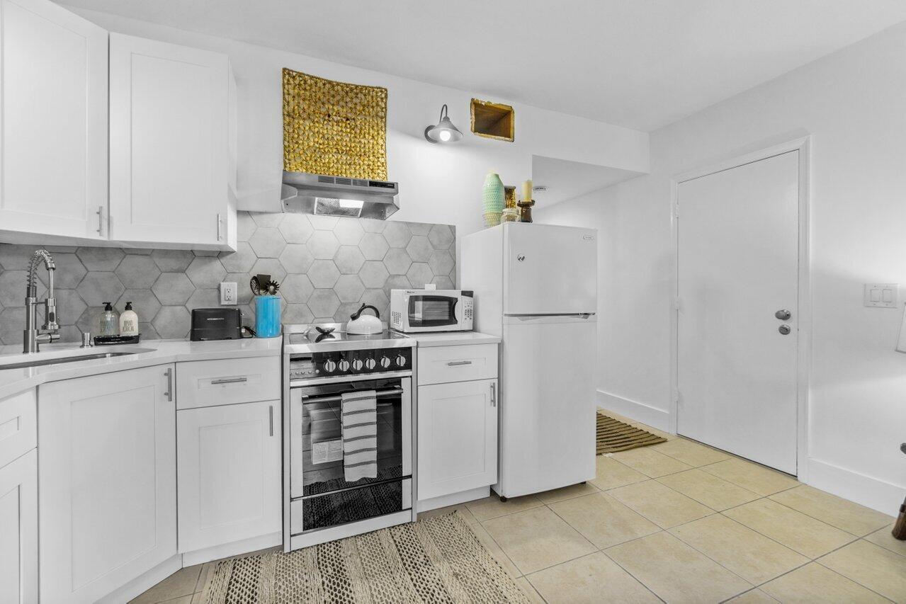 Bagattelle Condo - Residential