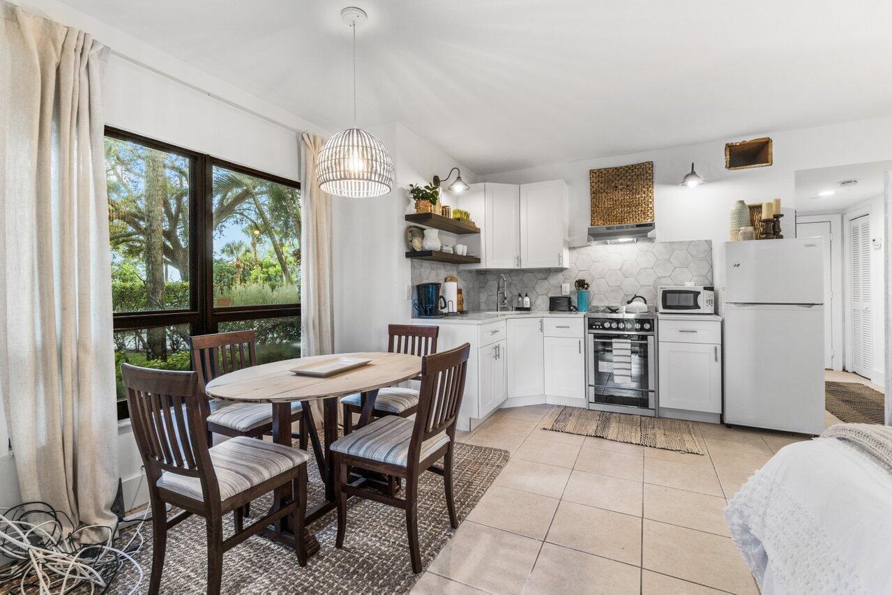 Bagattelle Condo - Residential