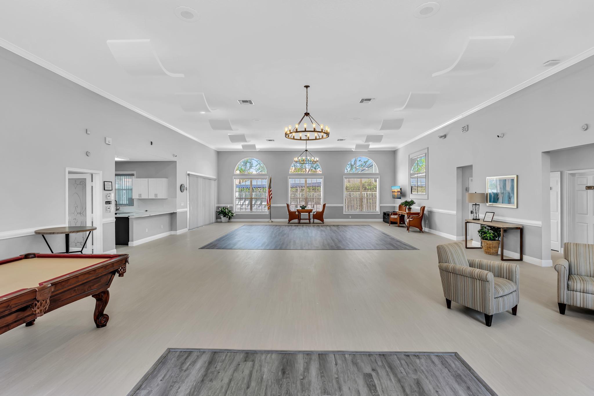 Lakes of Westchester, Pipers Glen - Residential