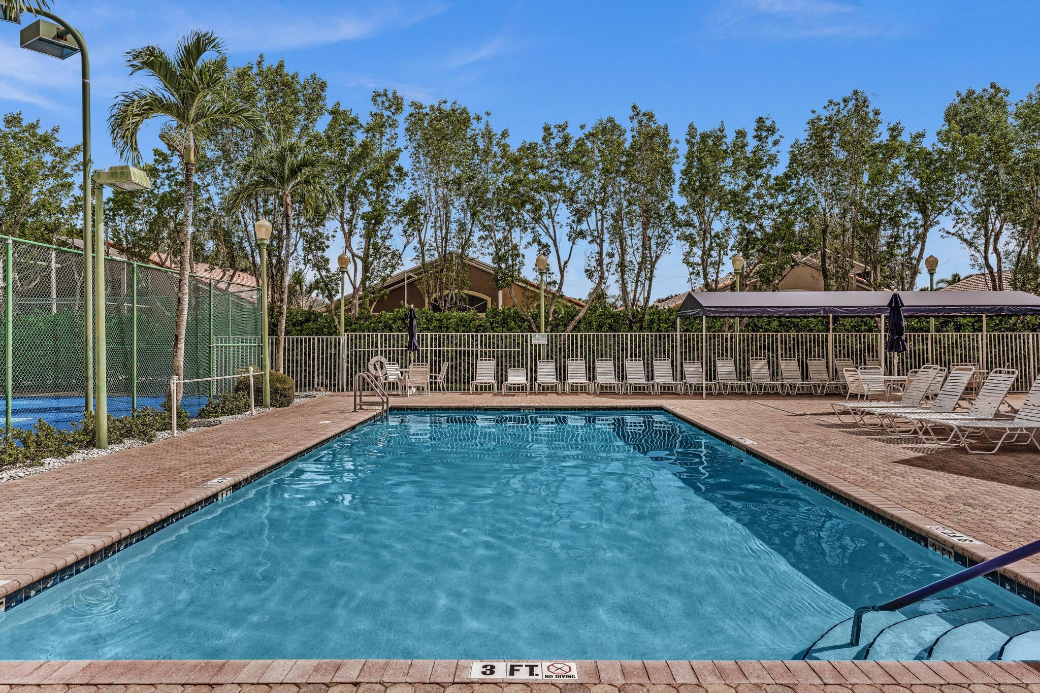 Lakes of Westchester, Pipers Glen - Residential