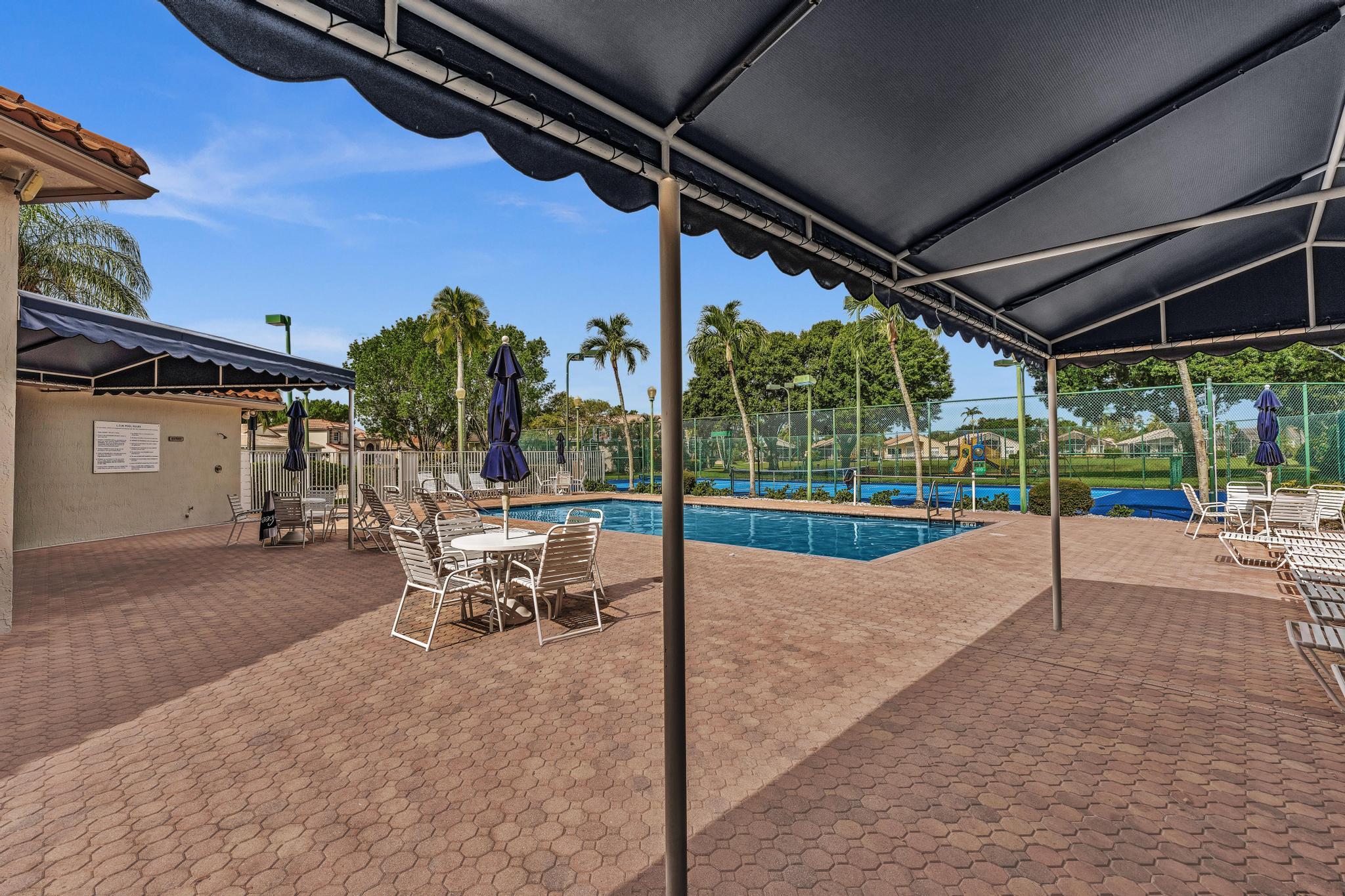 Lakes of Westchester, Pipers Glen - Residential