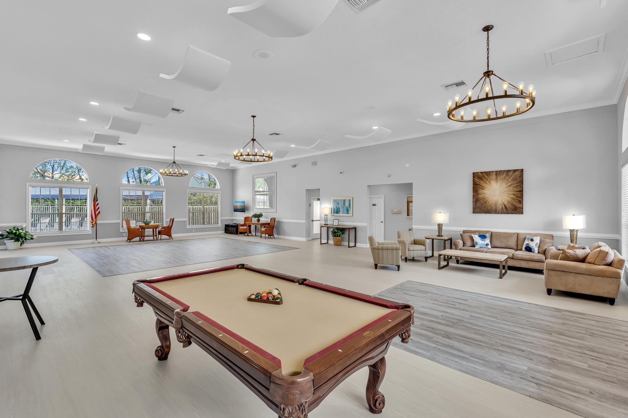 Lakes of Westchester, Pipers Glen - Residential