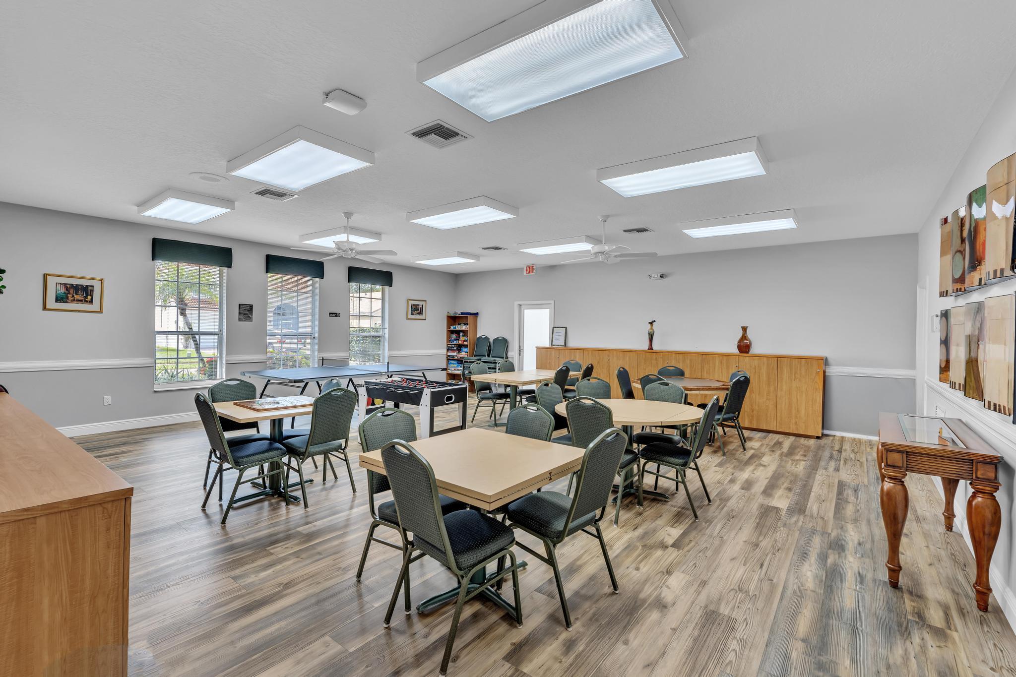 Lakes of Westchester, Pipers Glen - Residential