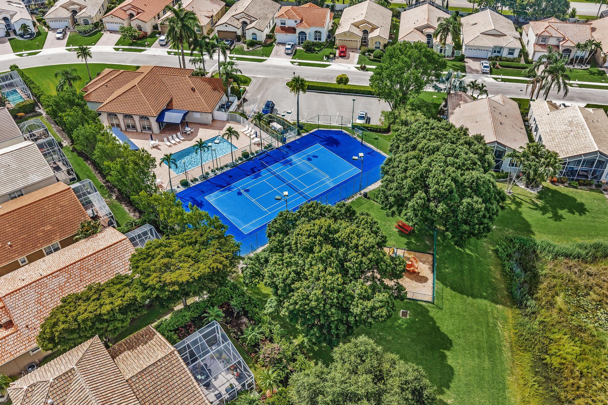 Lakes of Westchester, Pipers Glen - Residential