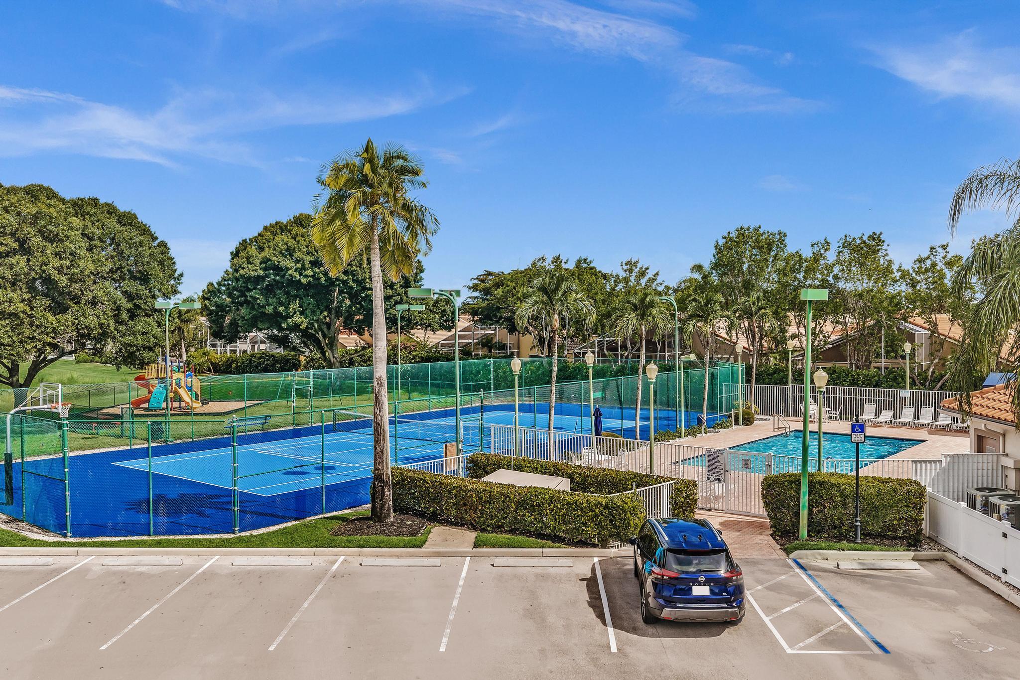 Lakes of Westchester, Pipers Glen - Residential