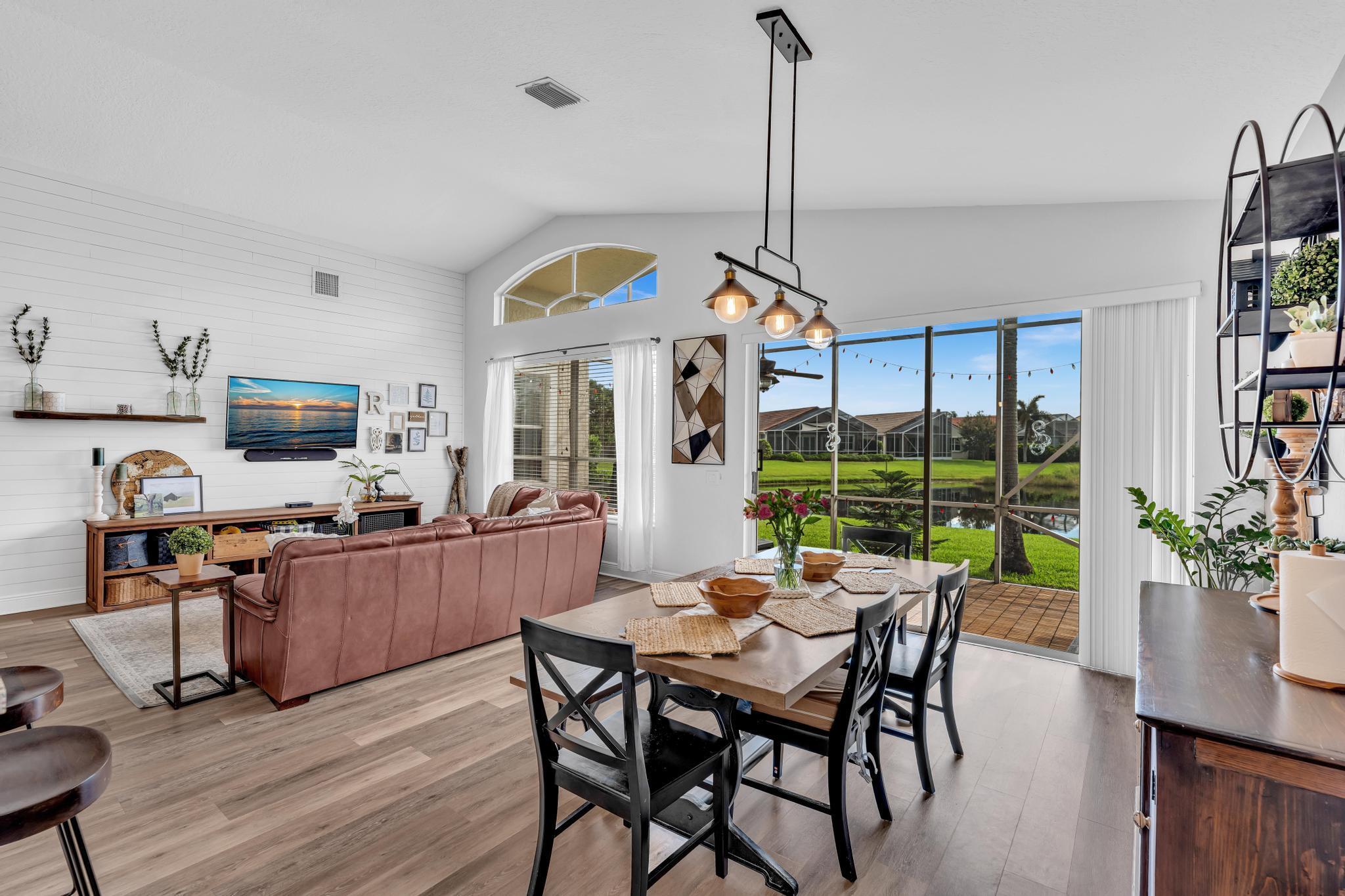 Lakes of Westchester, Pipers Glen - Residential